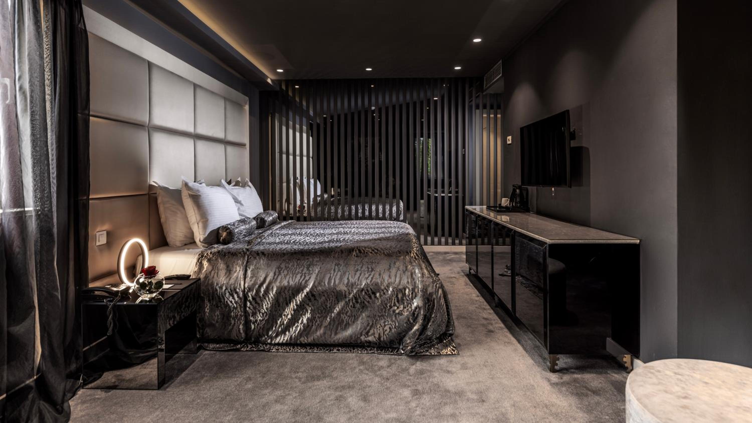 Grand Luxury King Room - Photo 10
