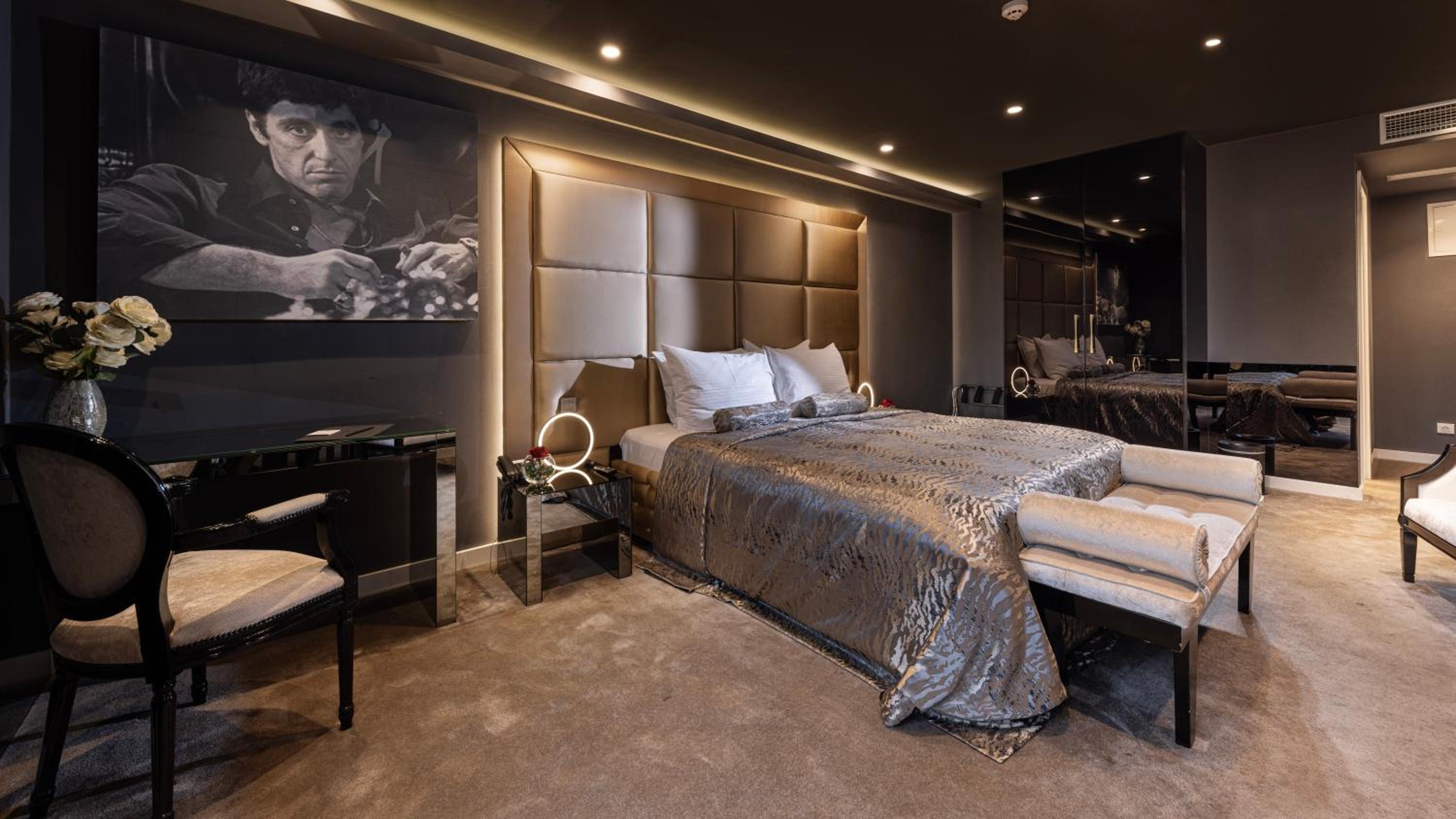 Grand Luxury King Room - Photo 11