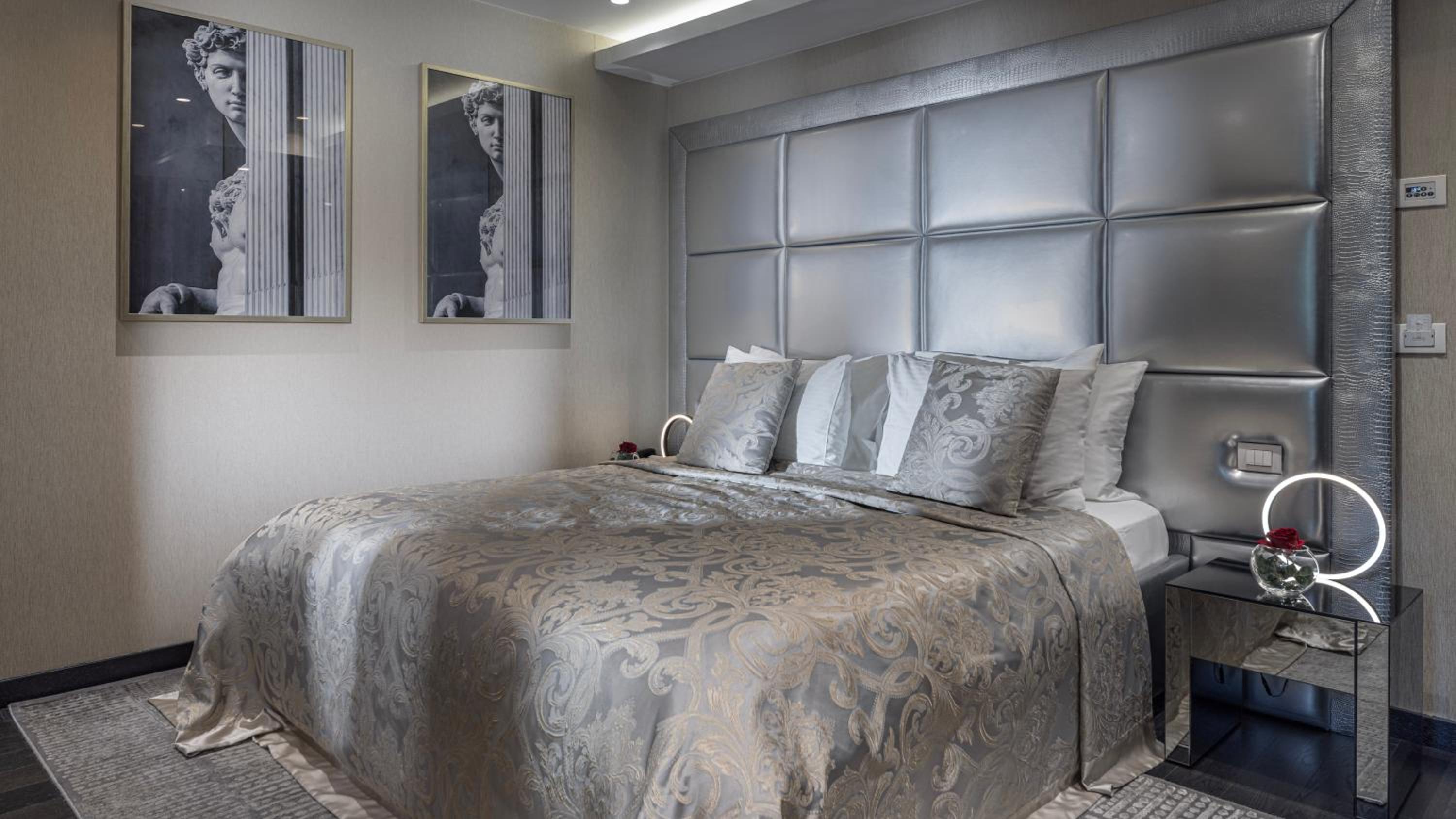 Grand Luxury King Room - Photo 12