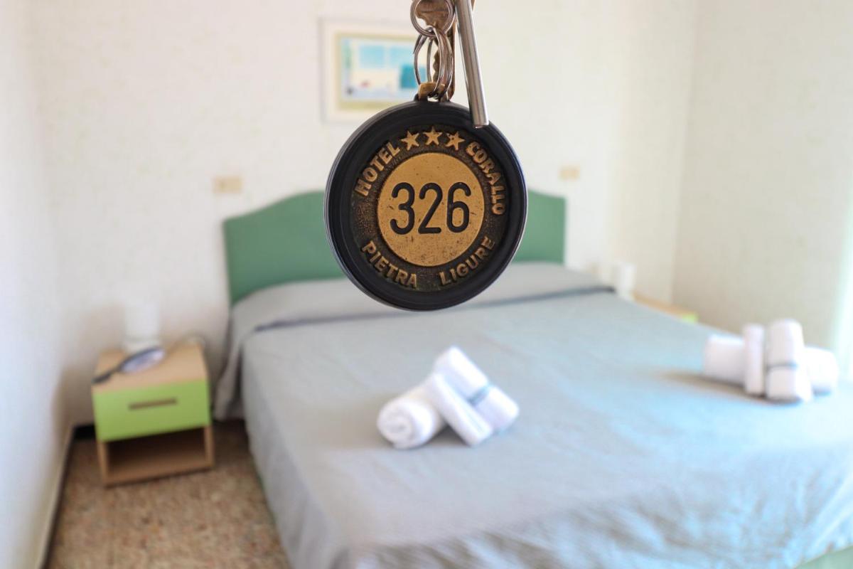 Double or Twin Room with Balcony - Photo 2