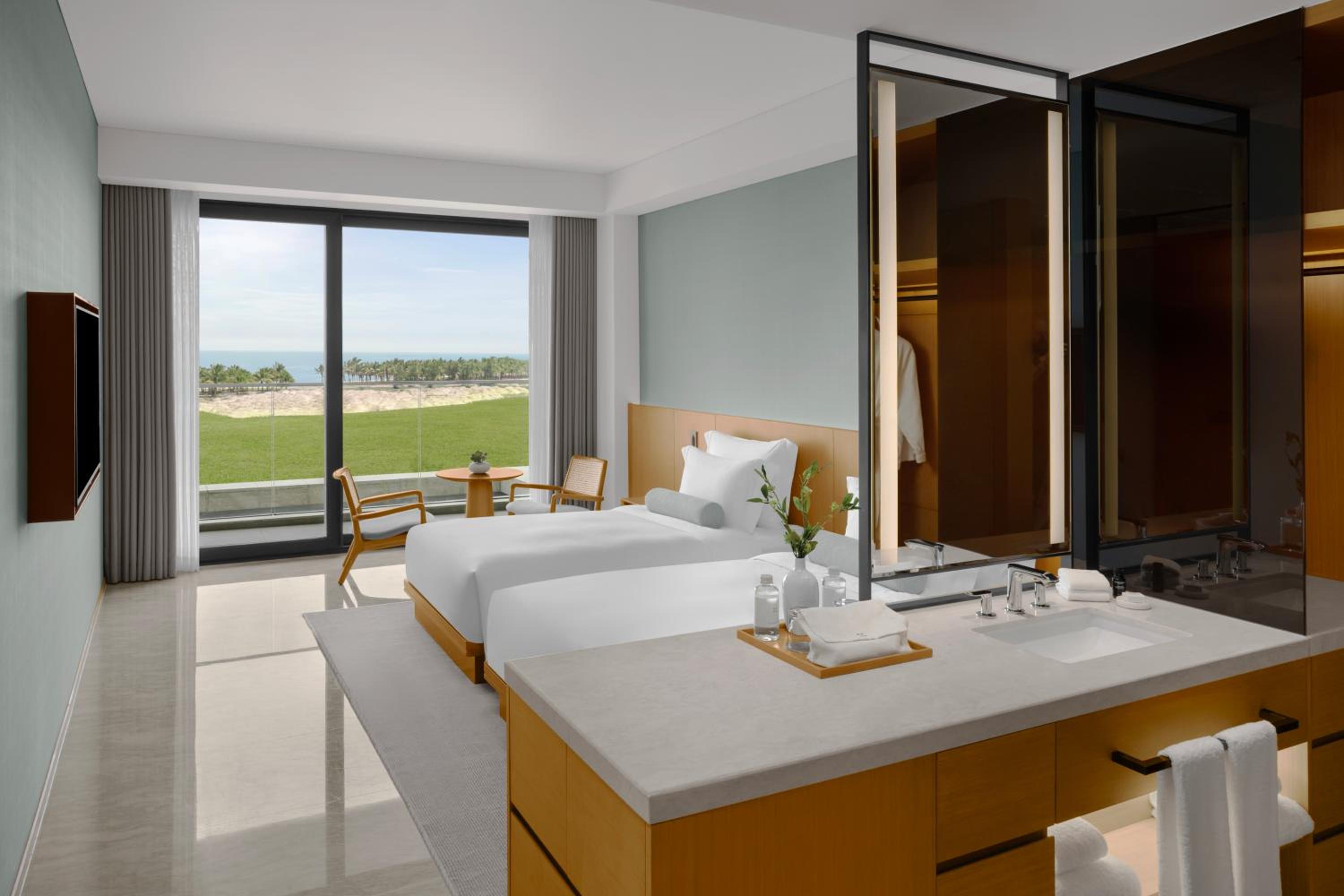 Deluxe Twin Ocean View - Mini-bar included once per stay, Daily Guest Activities - Photo 1