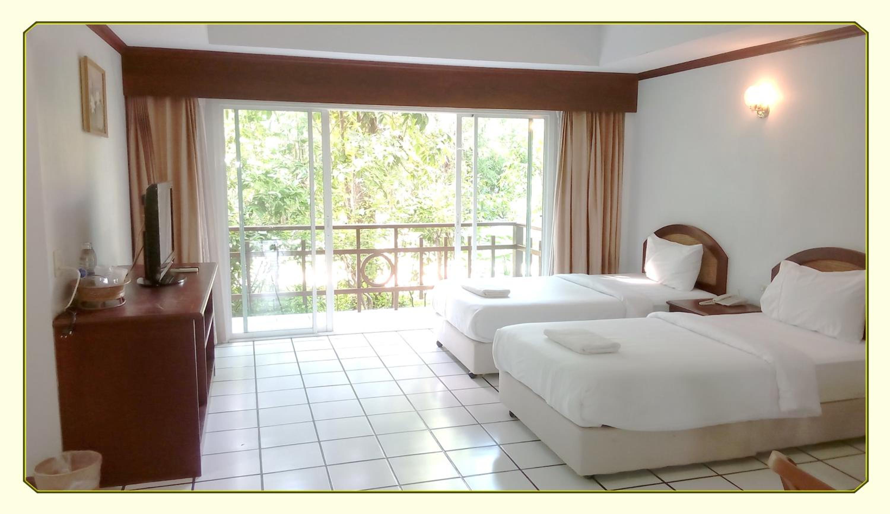 Deluxe Twin Room