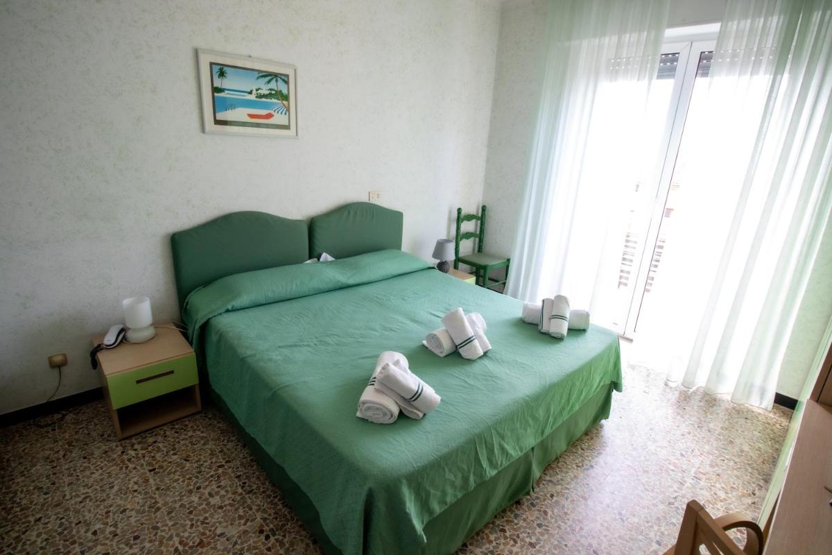 Double or Twin Room with Balcony - Photo 1