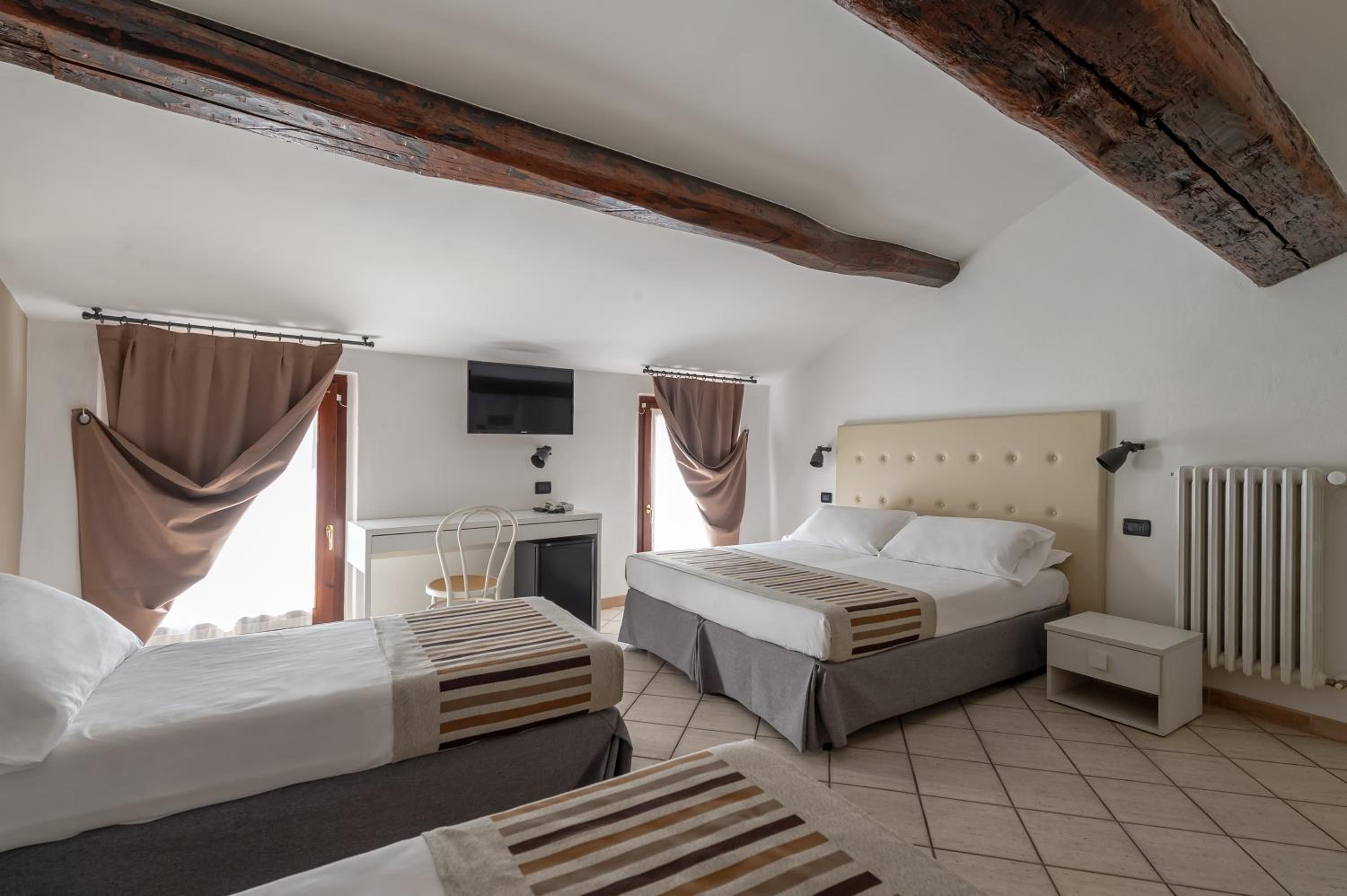 Quadruple Room - Photo 1