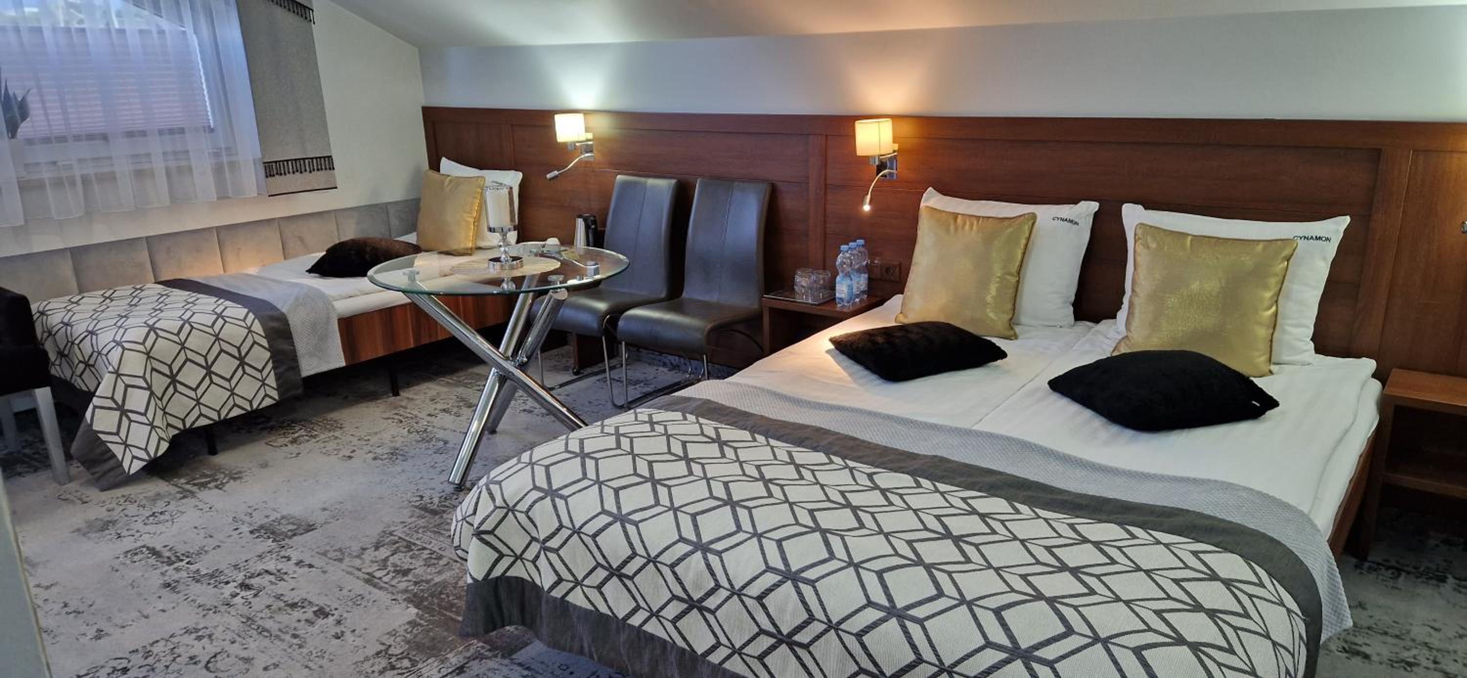 Twin Room - Photo 2