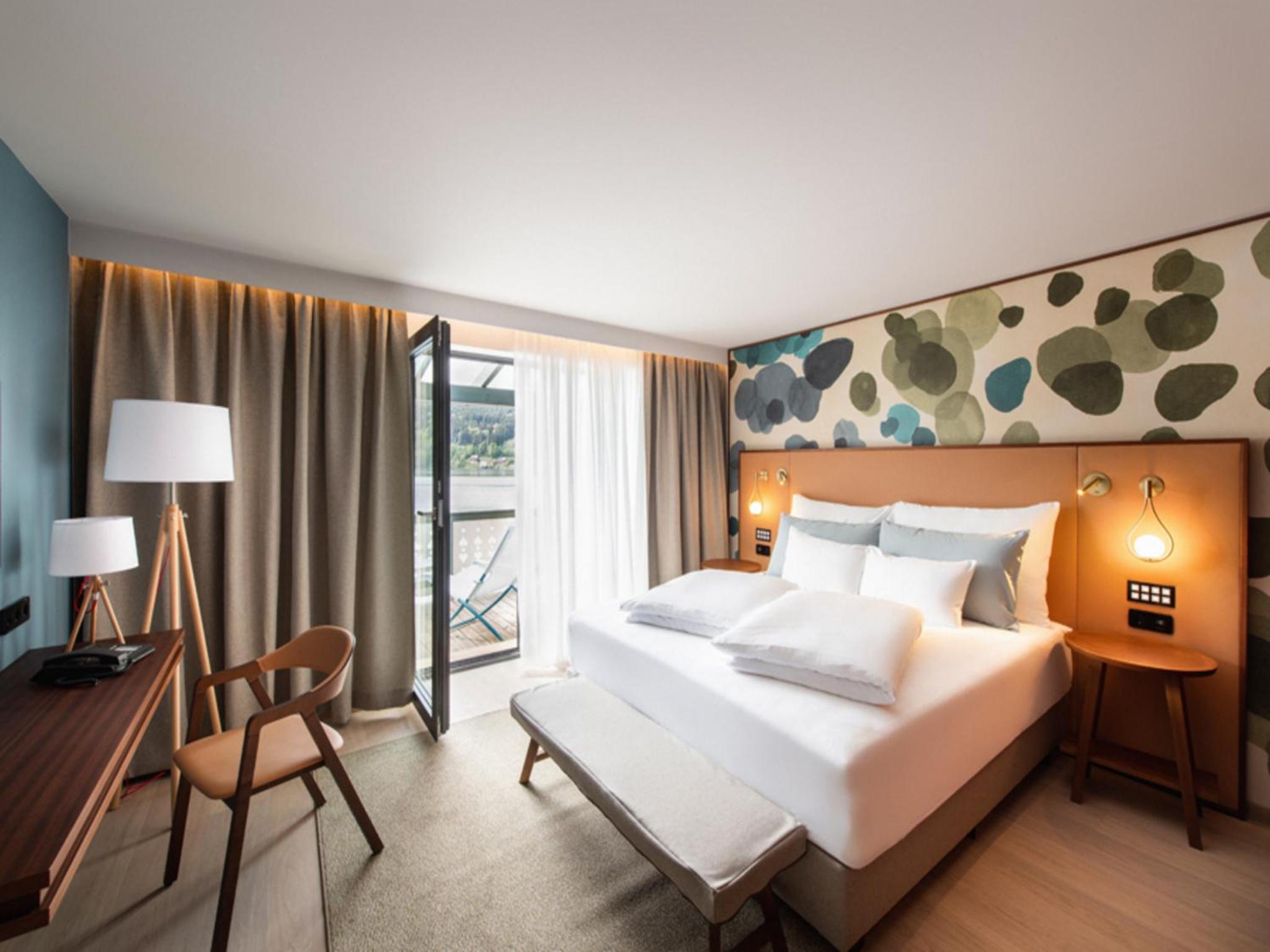 Deluxe Double Room with Balcony and Lake View photo 1