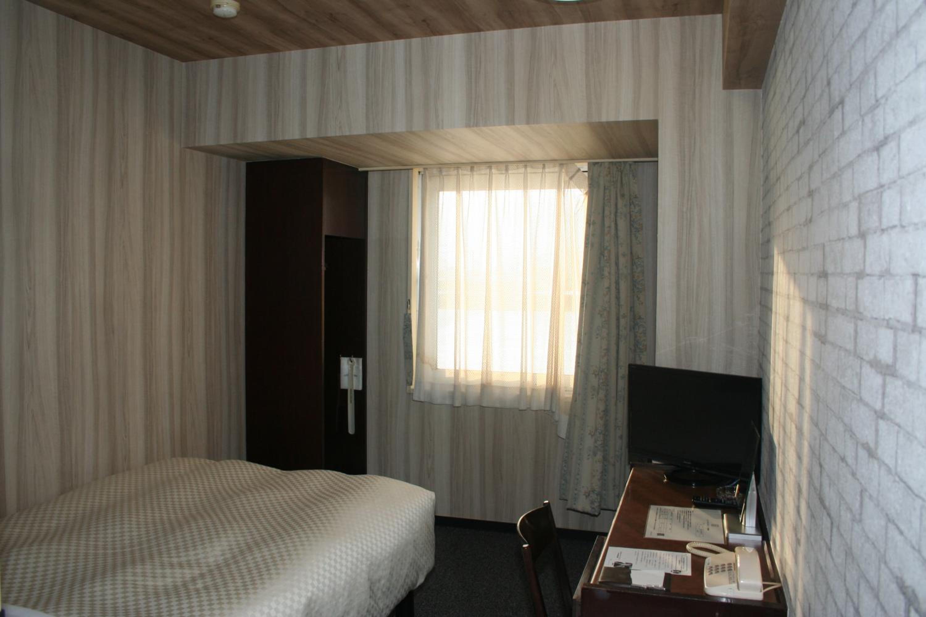 Single Room - Photo 1