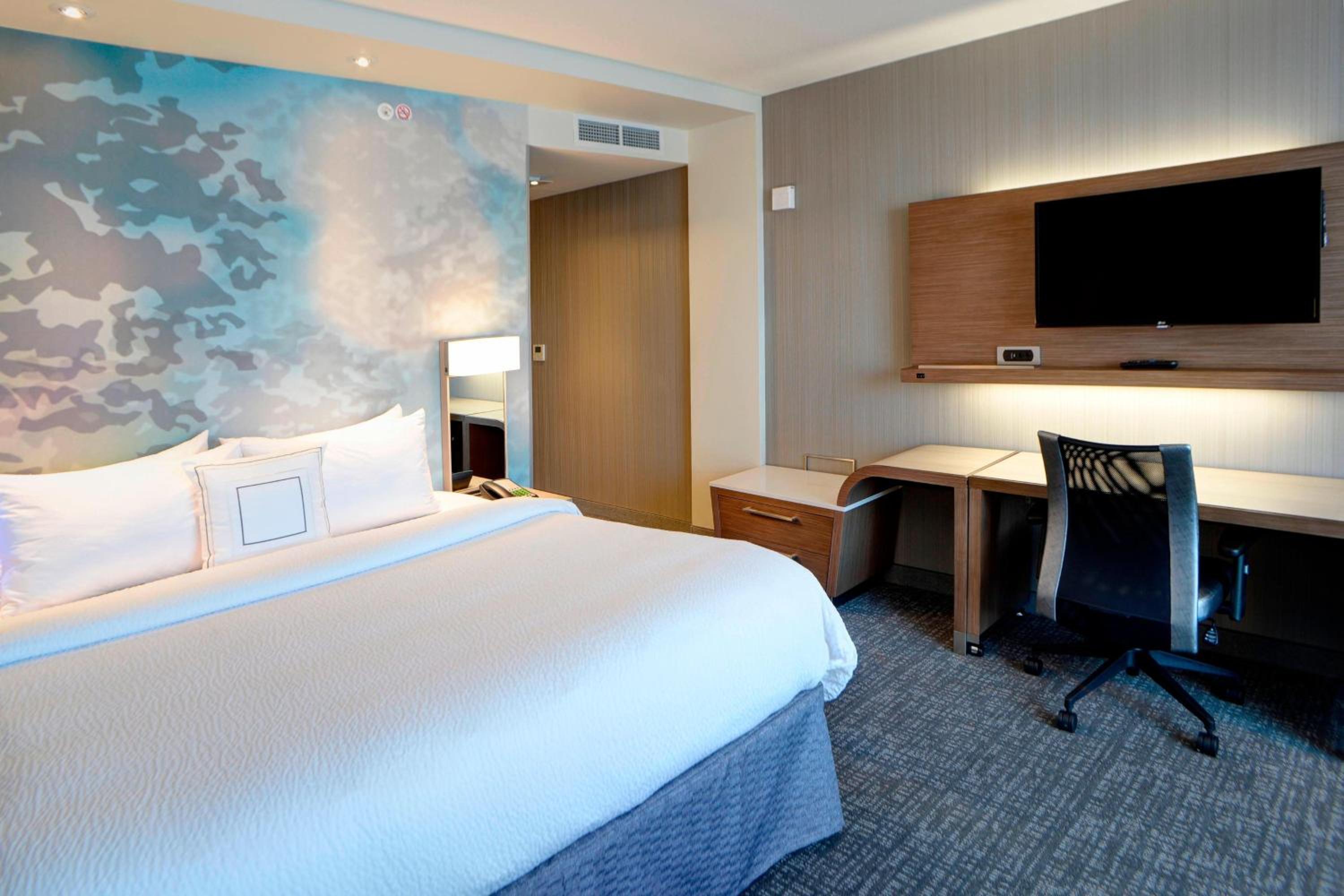 King Room with Sofa Bed - Non-Smoking
