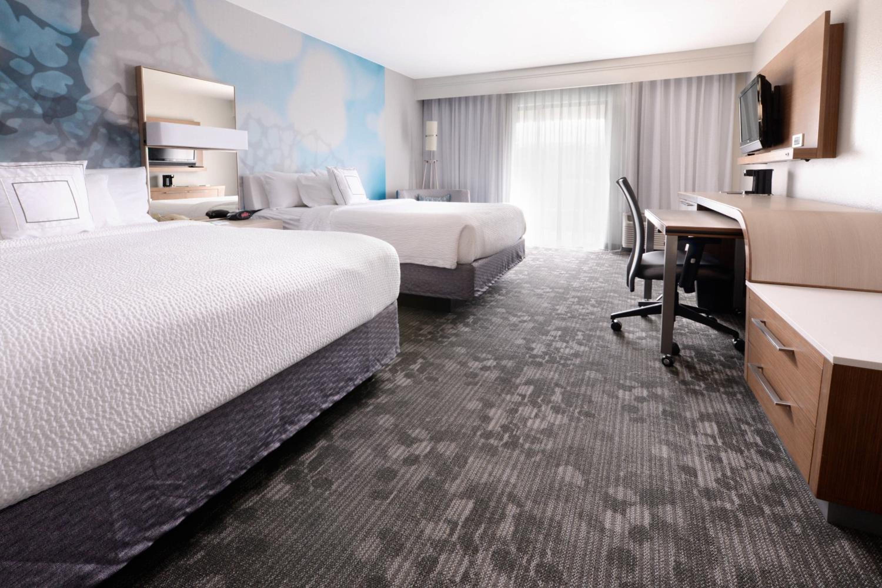 Queen Room with Two Queen Beds - Photo 1