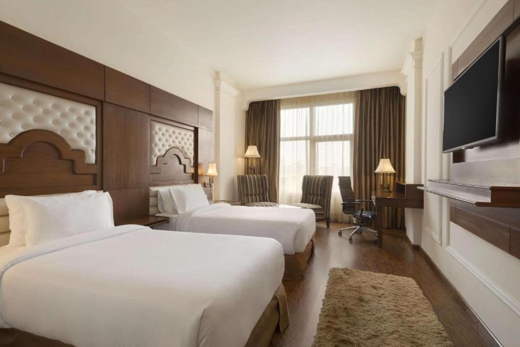 Executive Twin Room (Non Smoking) - Book & Unlock Exclusive Discounts photo 1