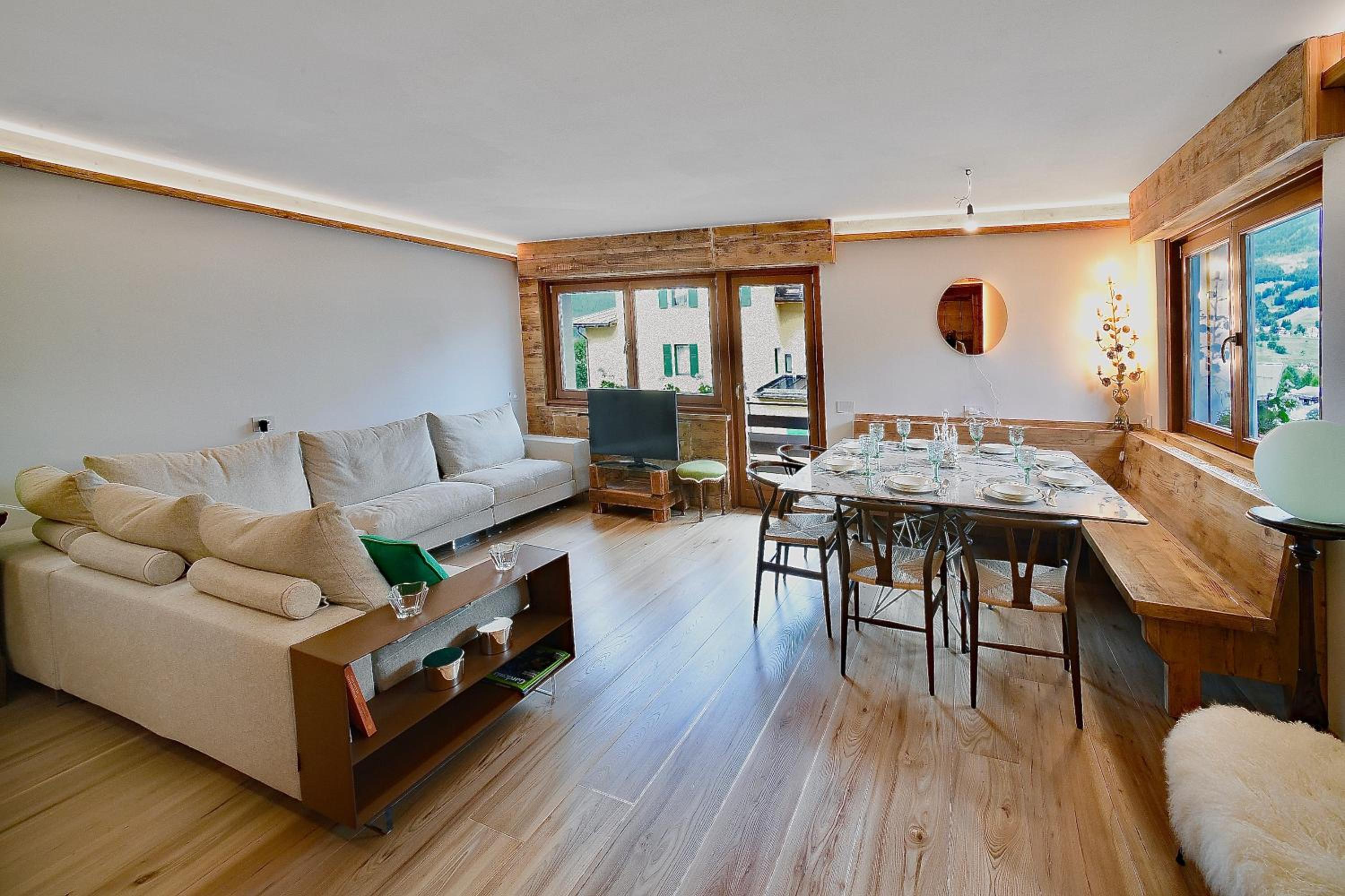Three-Bedroom Apartment photo 1
