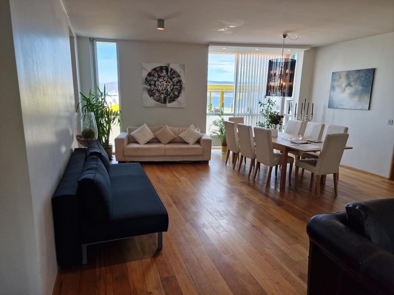 Two-Bedroom Apartment - Photo 9