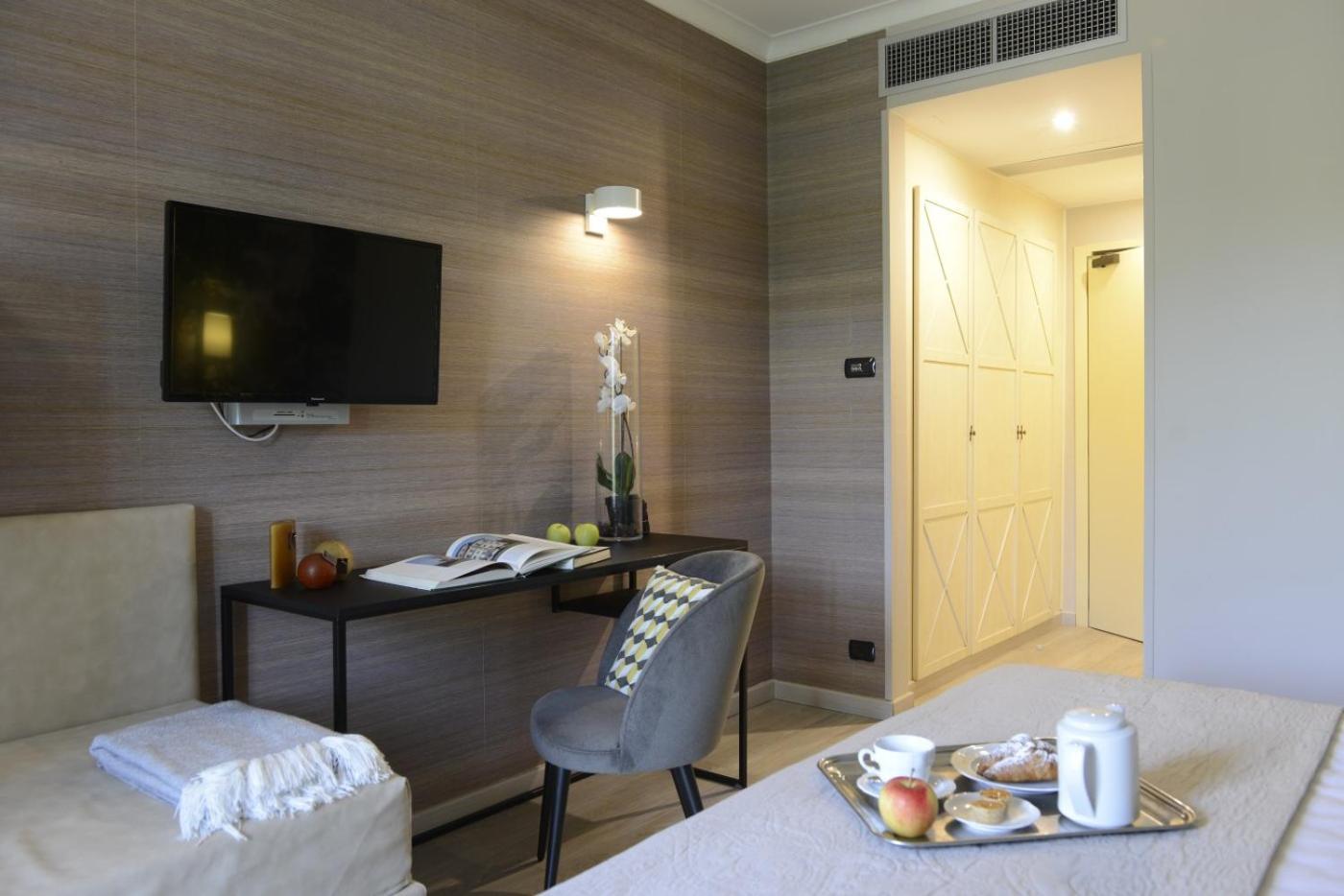 Deluxe Double or Twin Room with Balcony - Photo 4