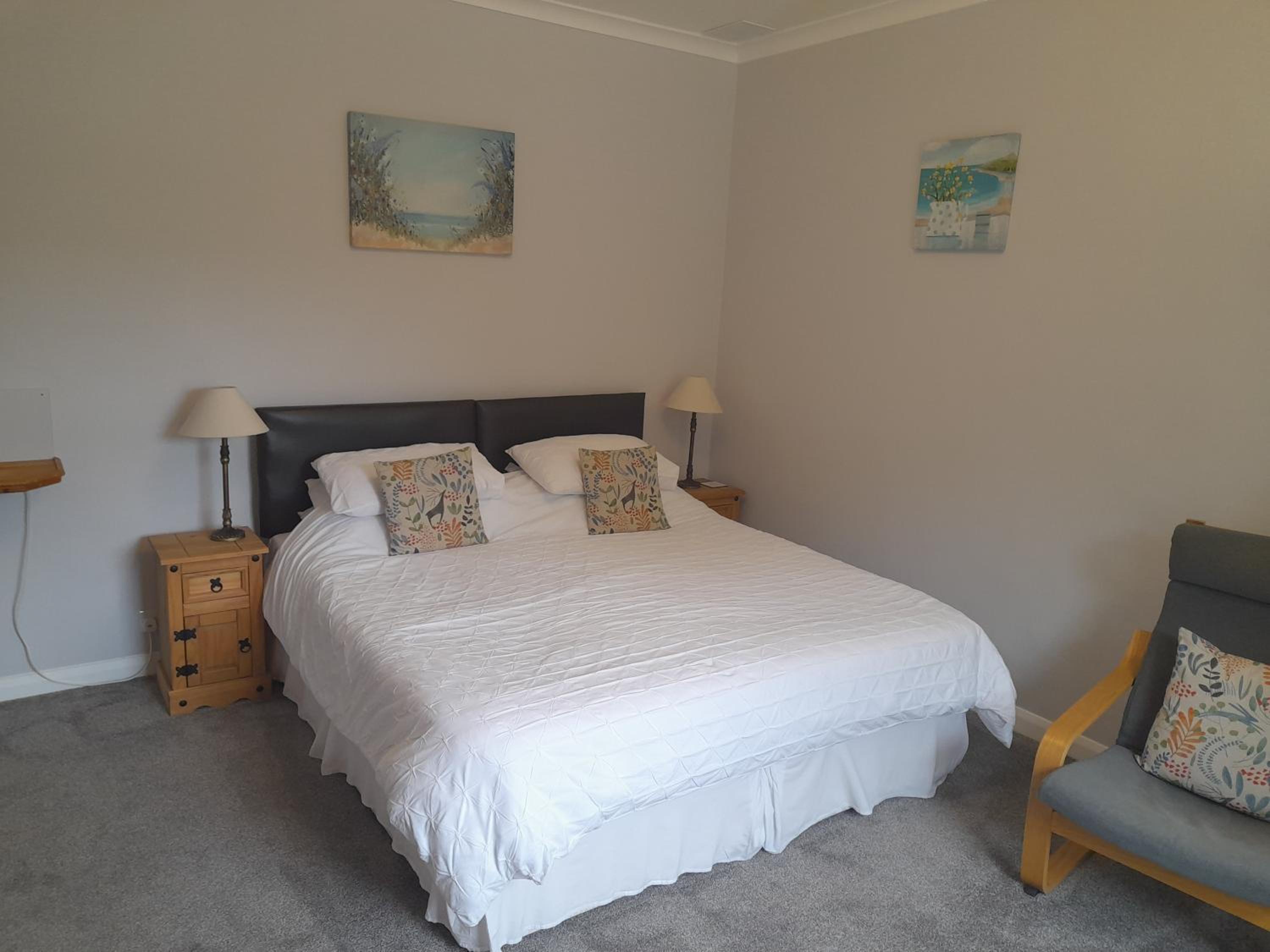 Large Double or Twin Room photo 1