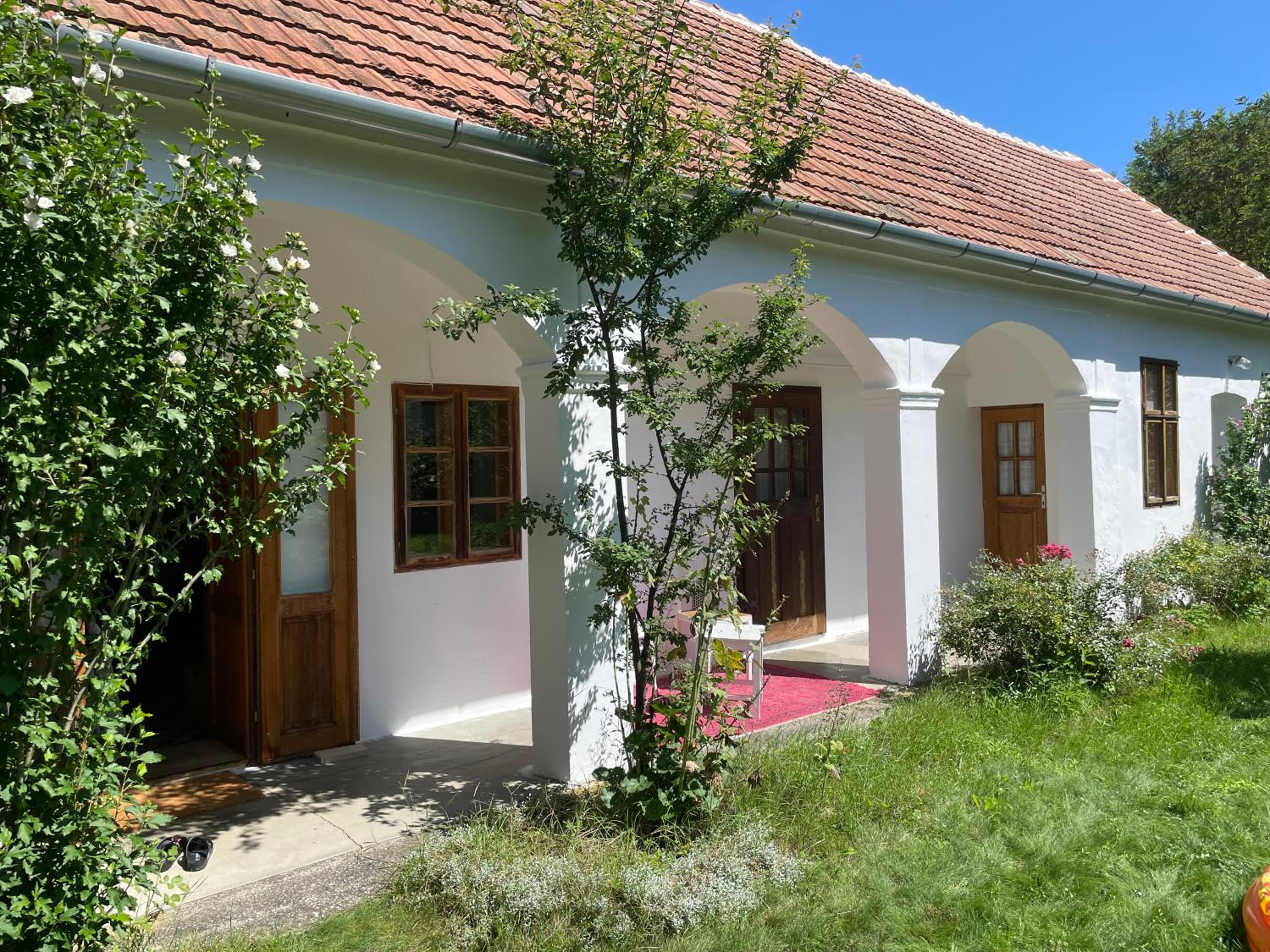 Three-Bedroom House photo 3