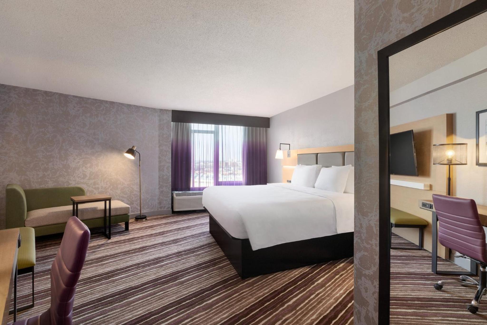 Standard King Room - Photo 3