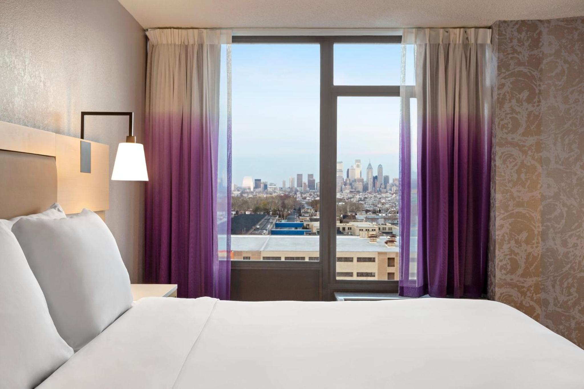 One-Bedroom King Suite photo 2