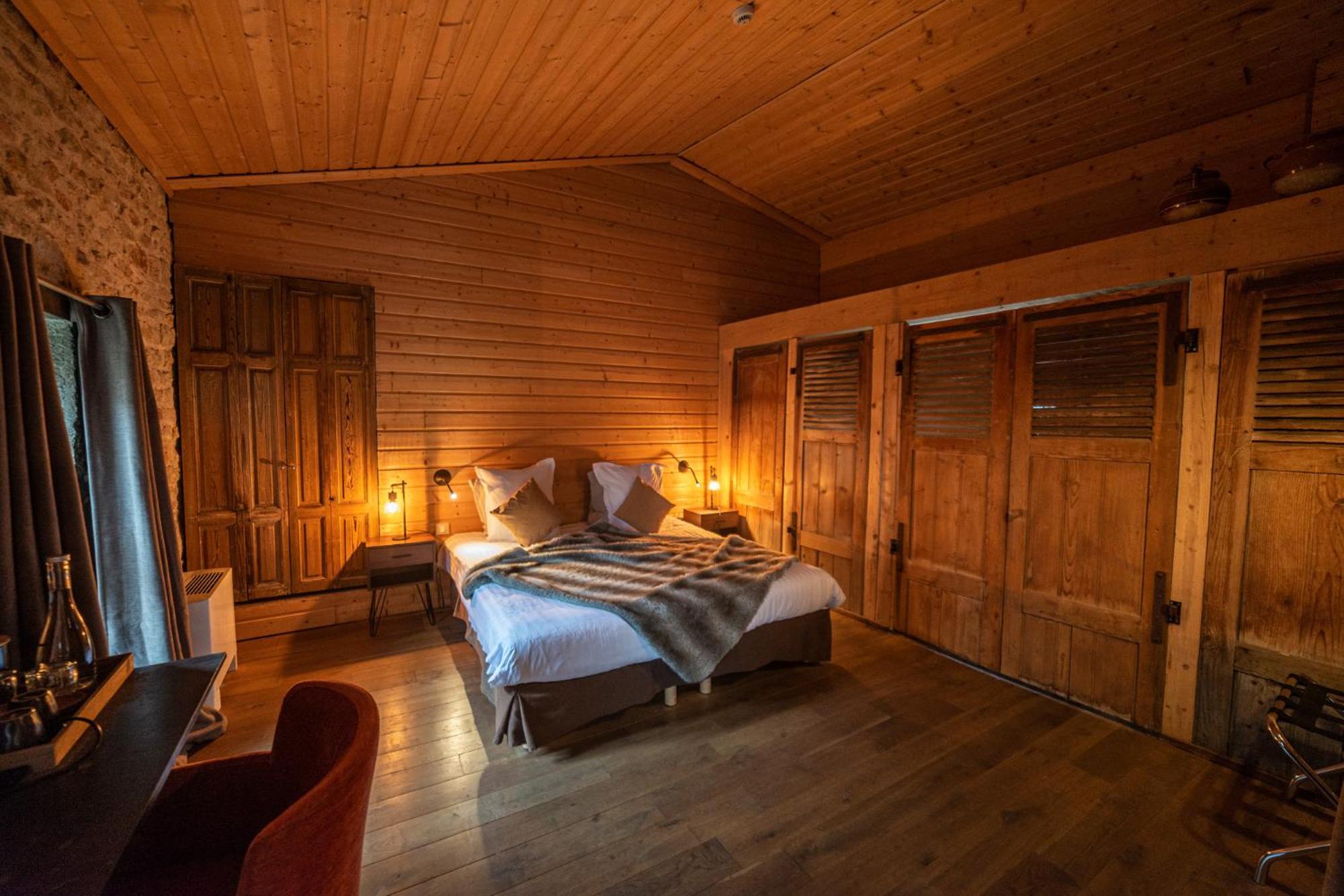 Queen Room