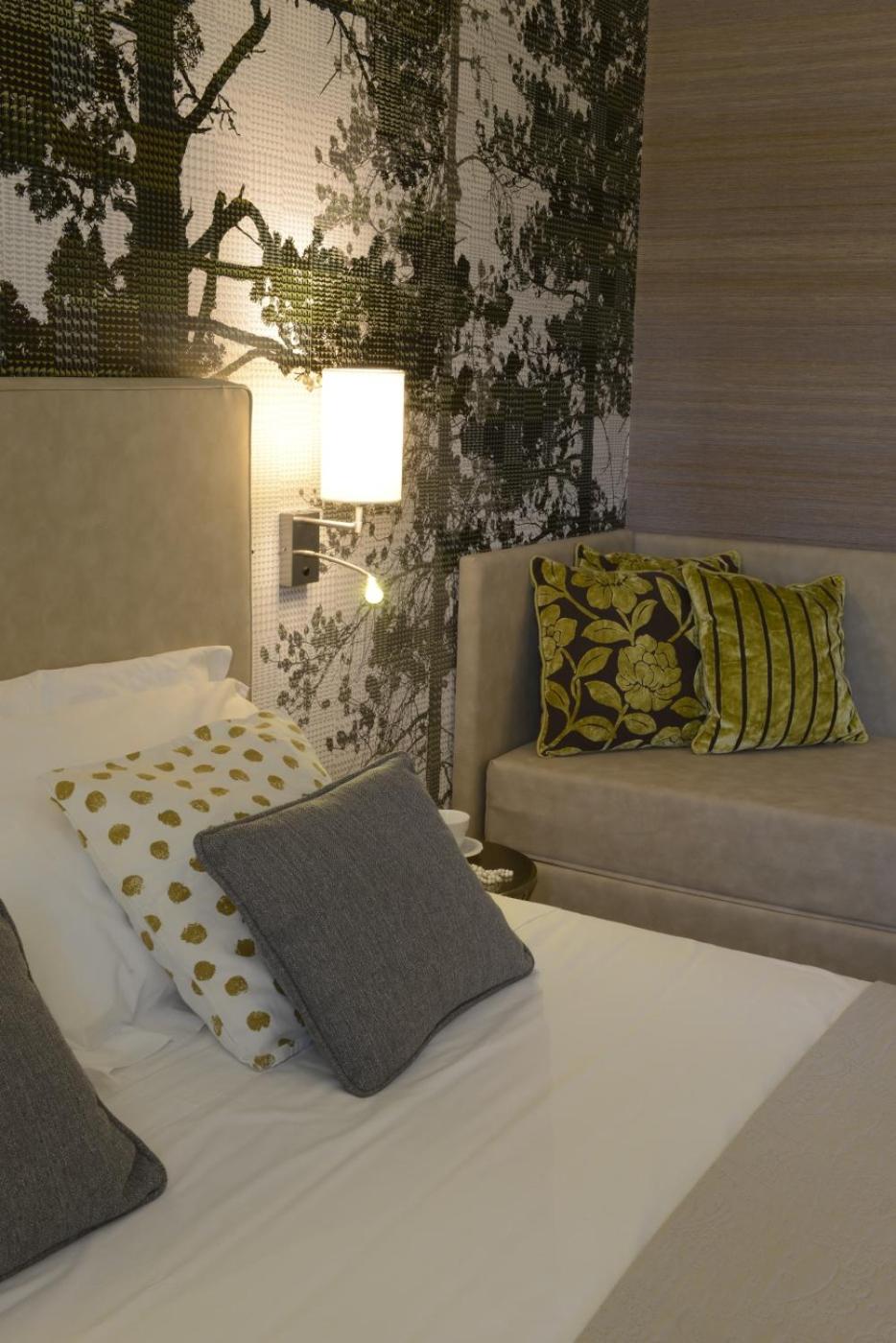 Deluxe Double or Twin Room with Balcony - Photo 16