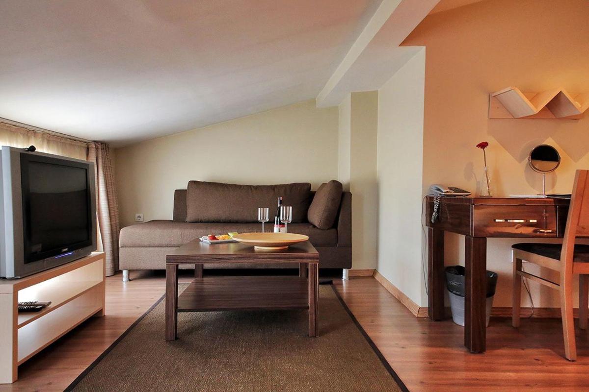 Suite with City View photo 3