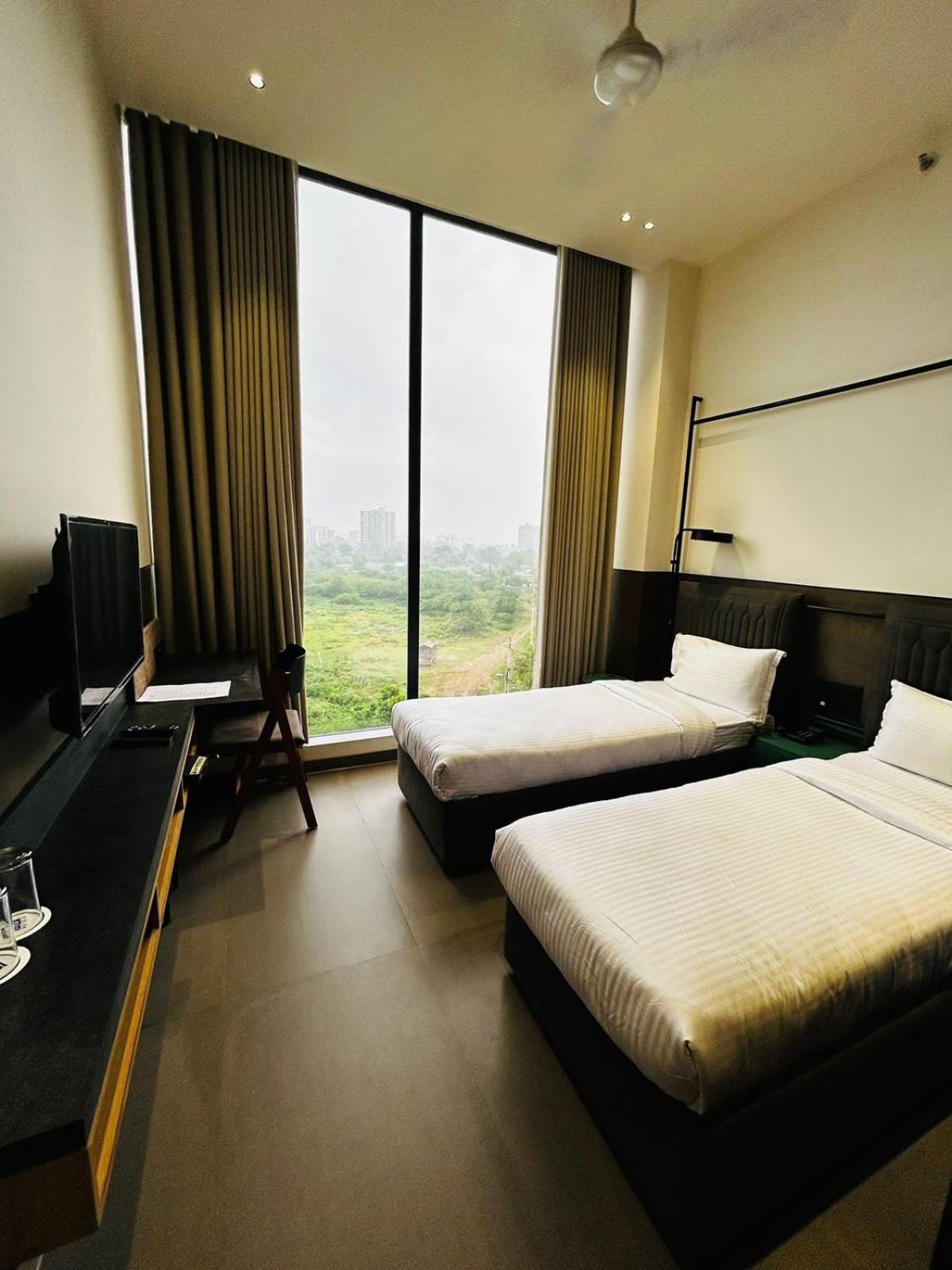 Deluxe Double or Twin Room - Photo 1
