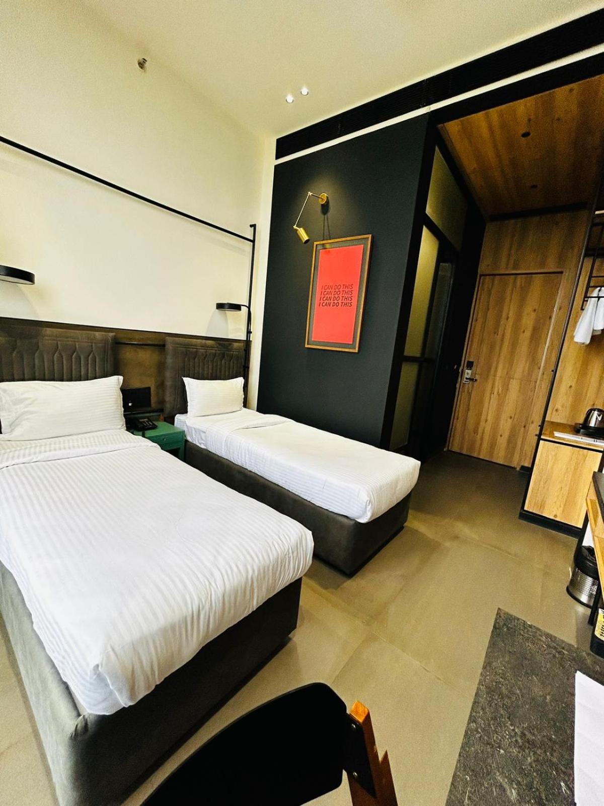Deluxe Double or Twin Room - Photo 5