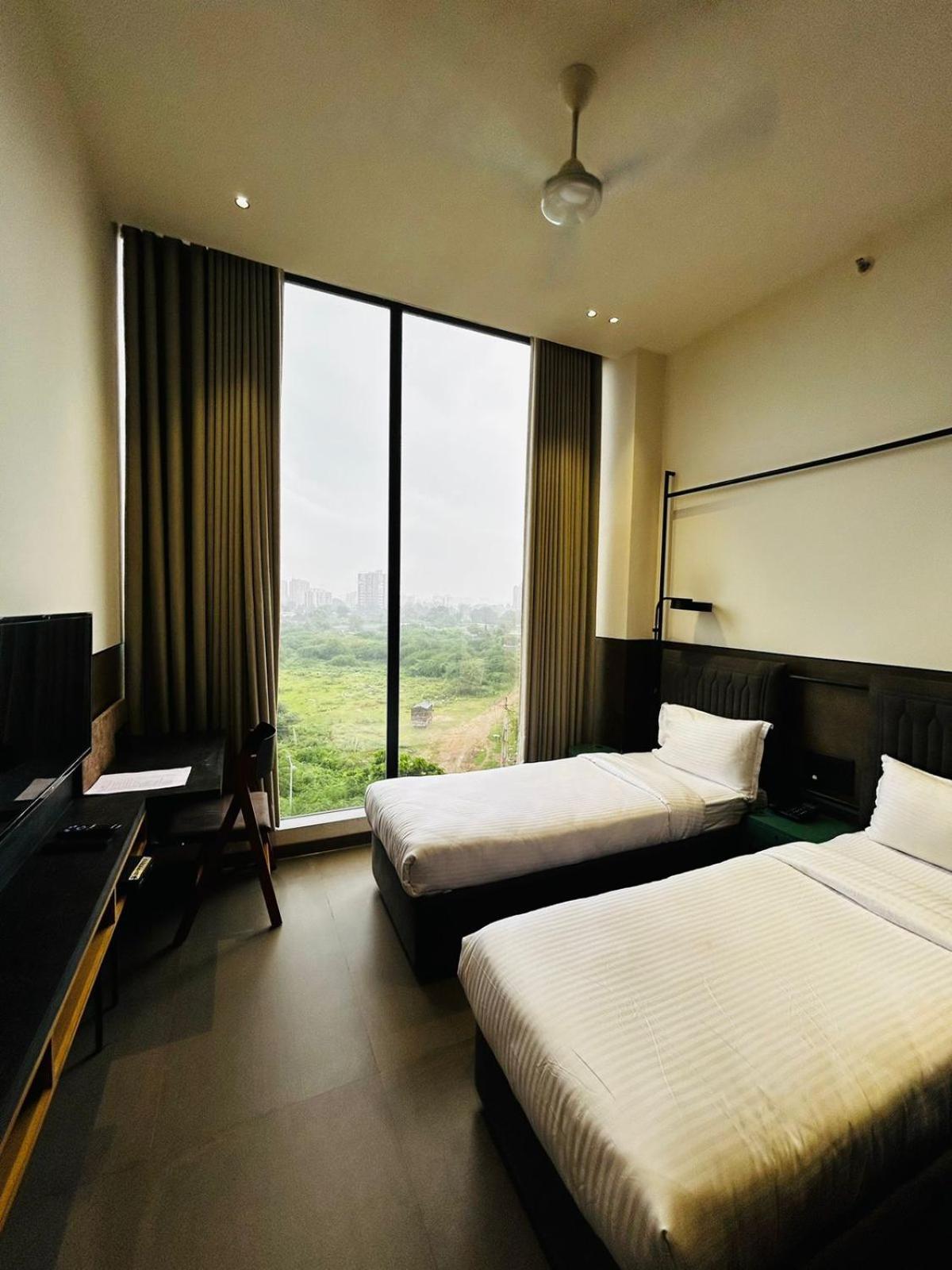 Deluxe Double or Twin Room - Photo 4