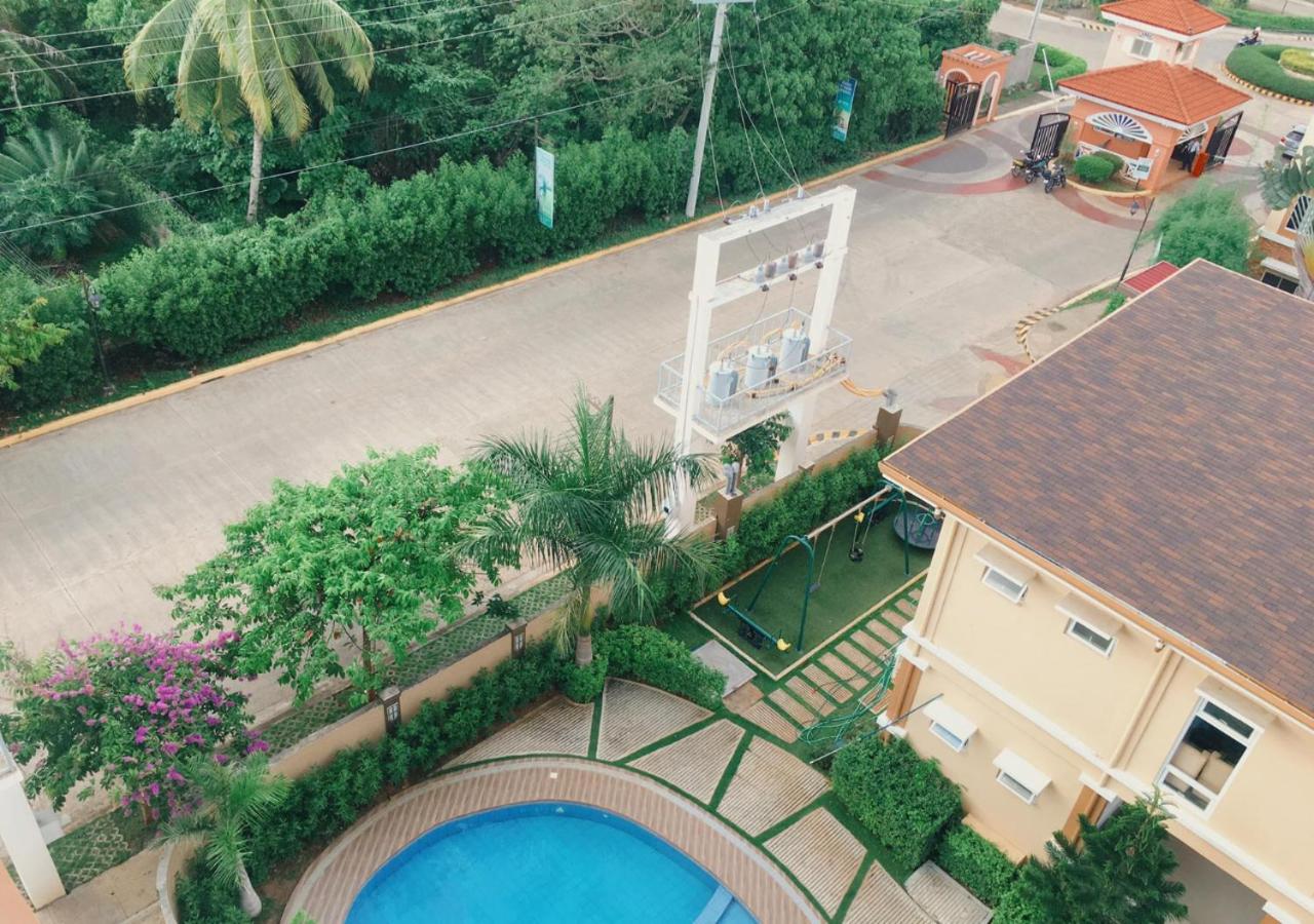 Studio with Balcony photo 3