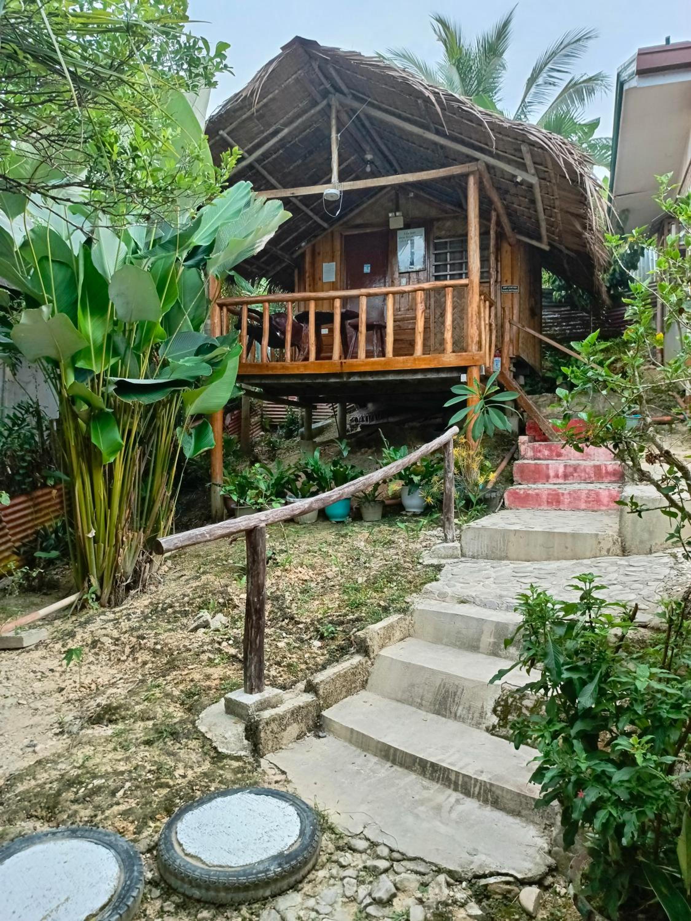 One-Bedroom Bungalow - Photo 3