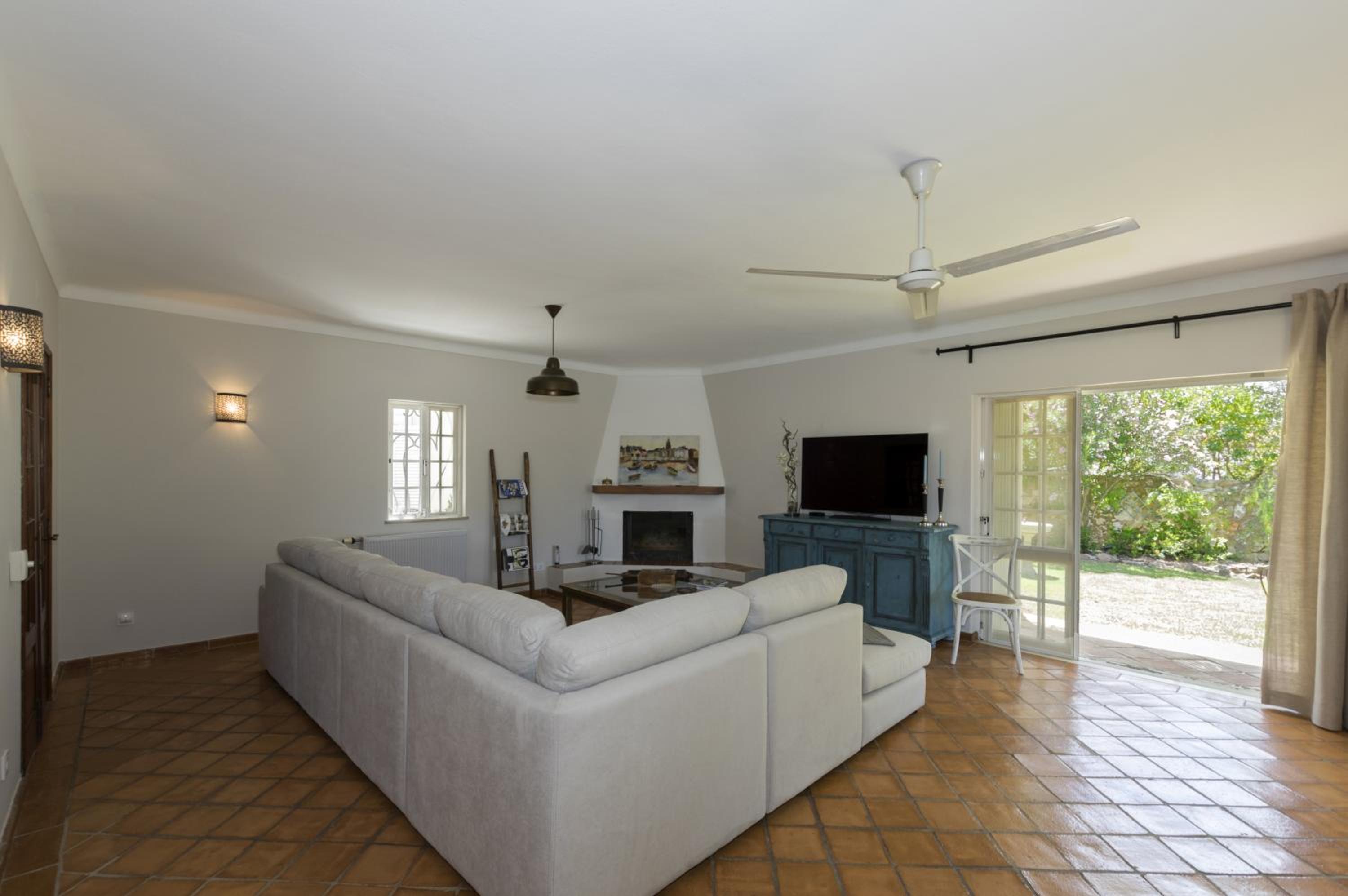 Superior Detached Three-Bedroom Villa with Air-conditioning and Private Pool
