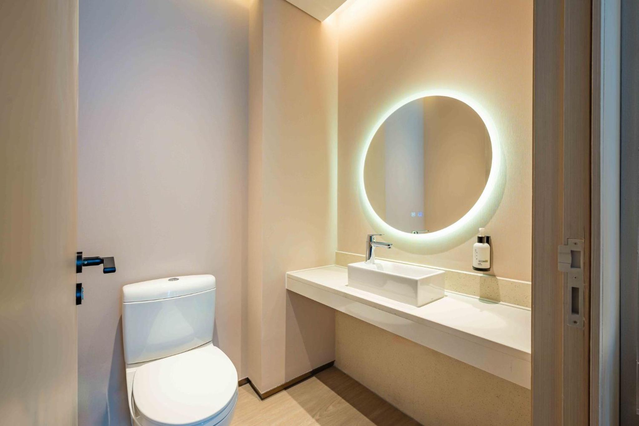 One-Bedroom King Suite