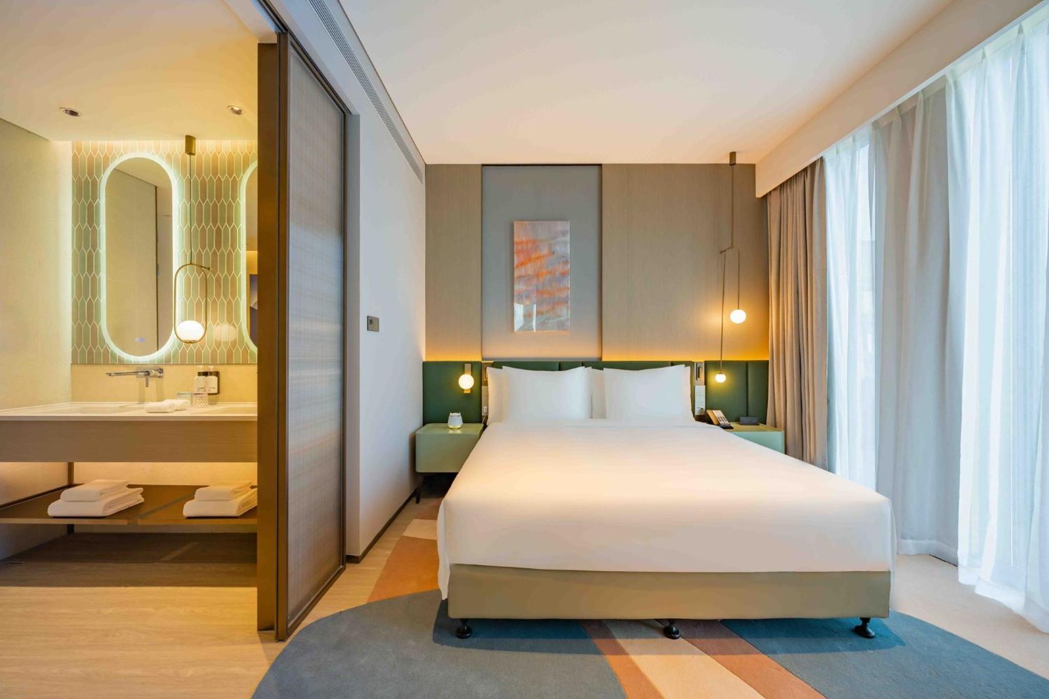 One-Bedroom King Suite