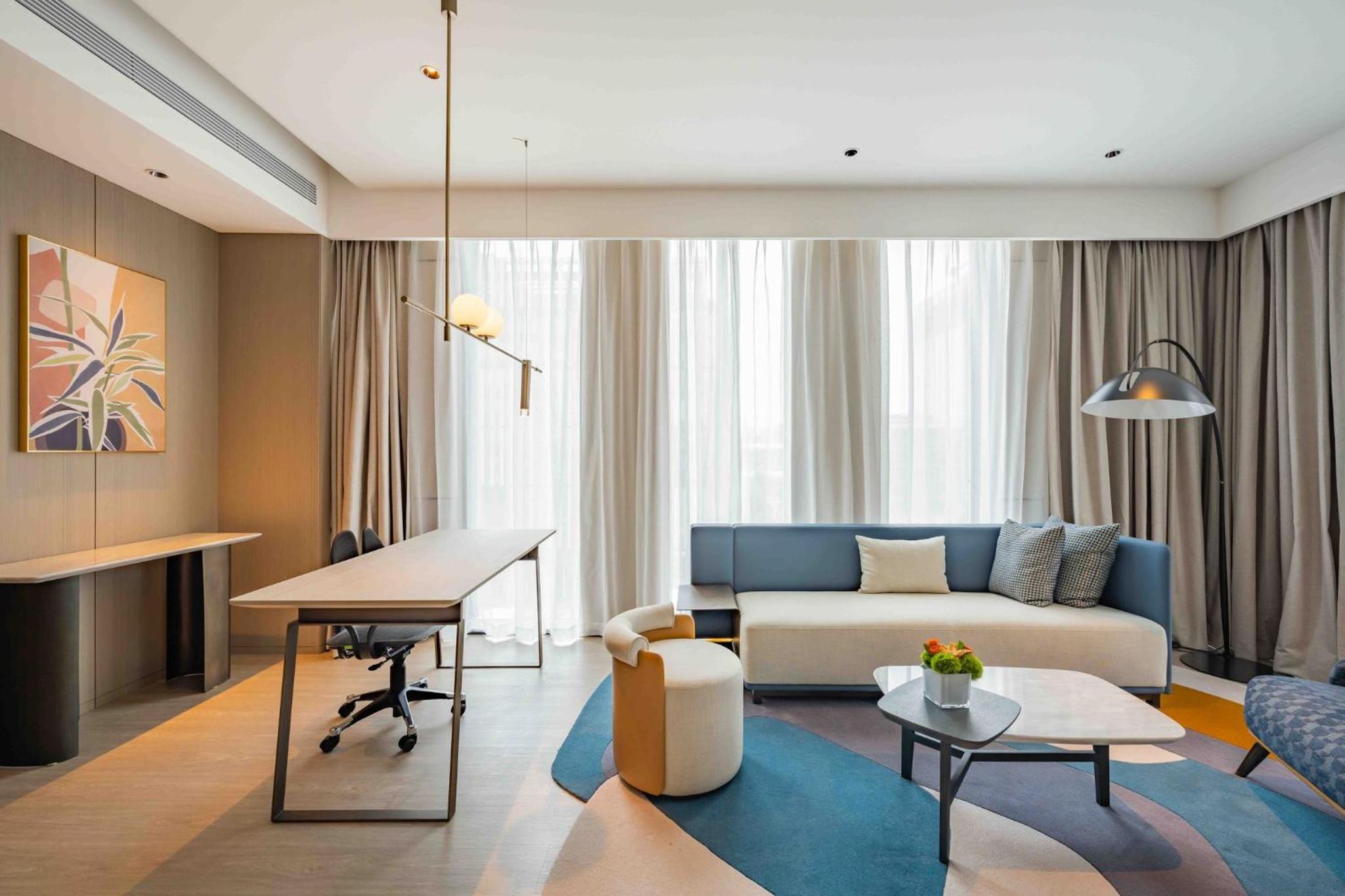 One-Bedroom Twin Suite
