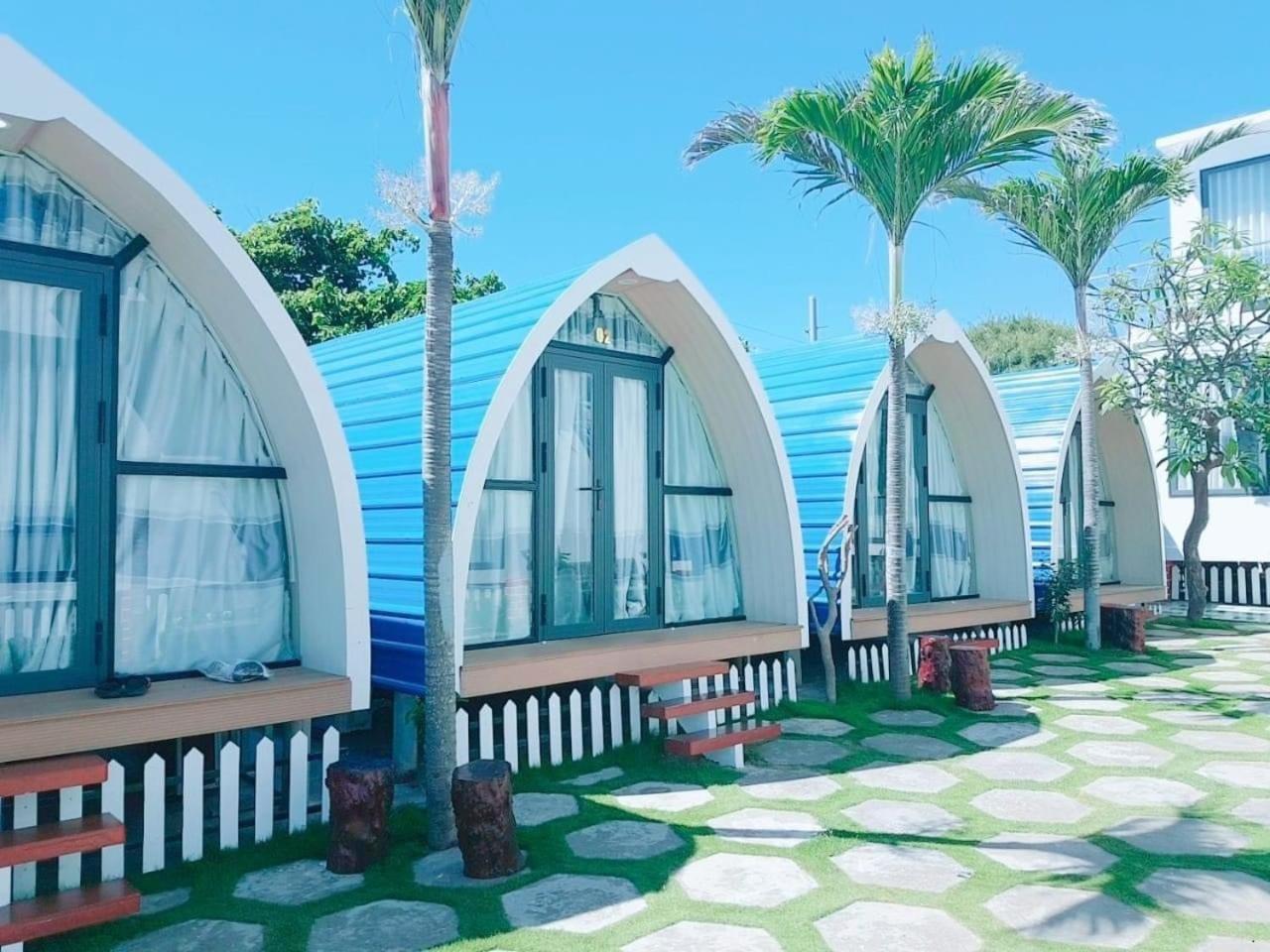 Bungalow with Sea View photo 2