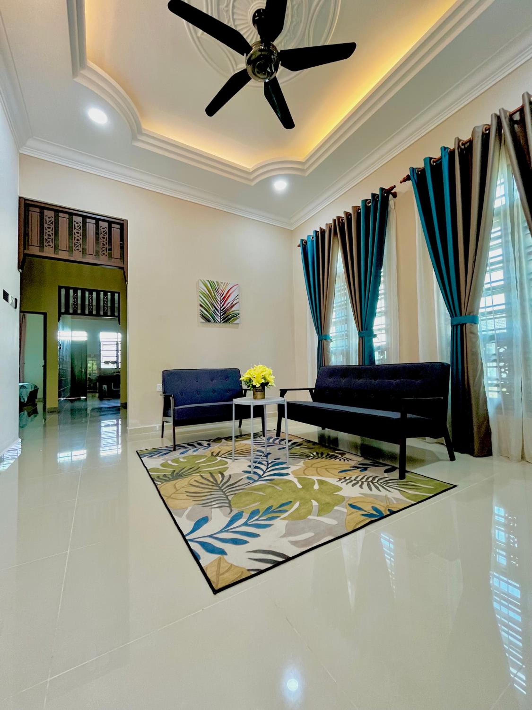 Three-Bedroom House photo 1