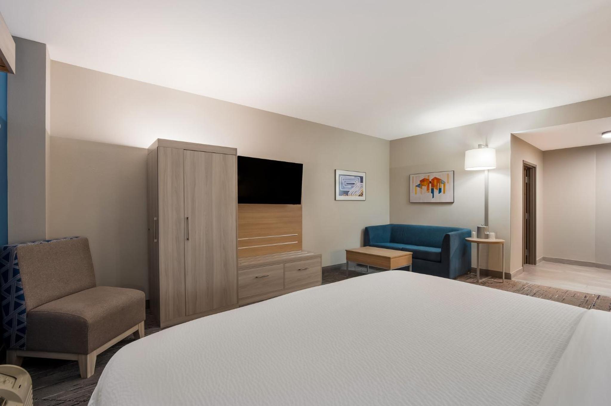 Executive King Suite - Photo 1