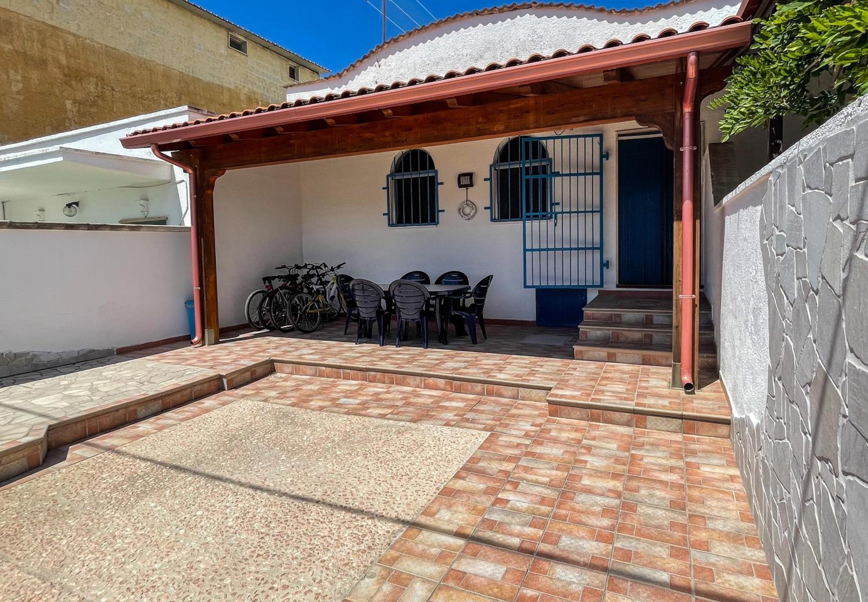Three-Bedroom House photo 2