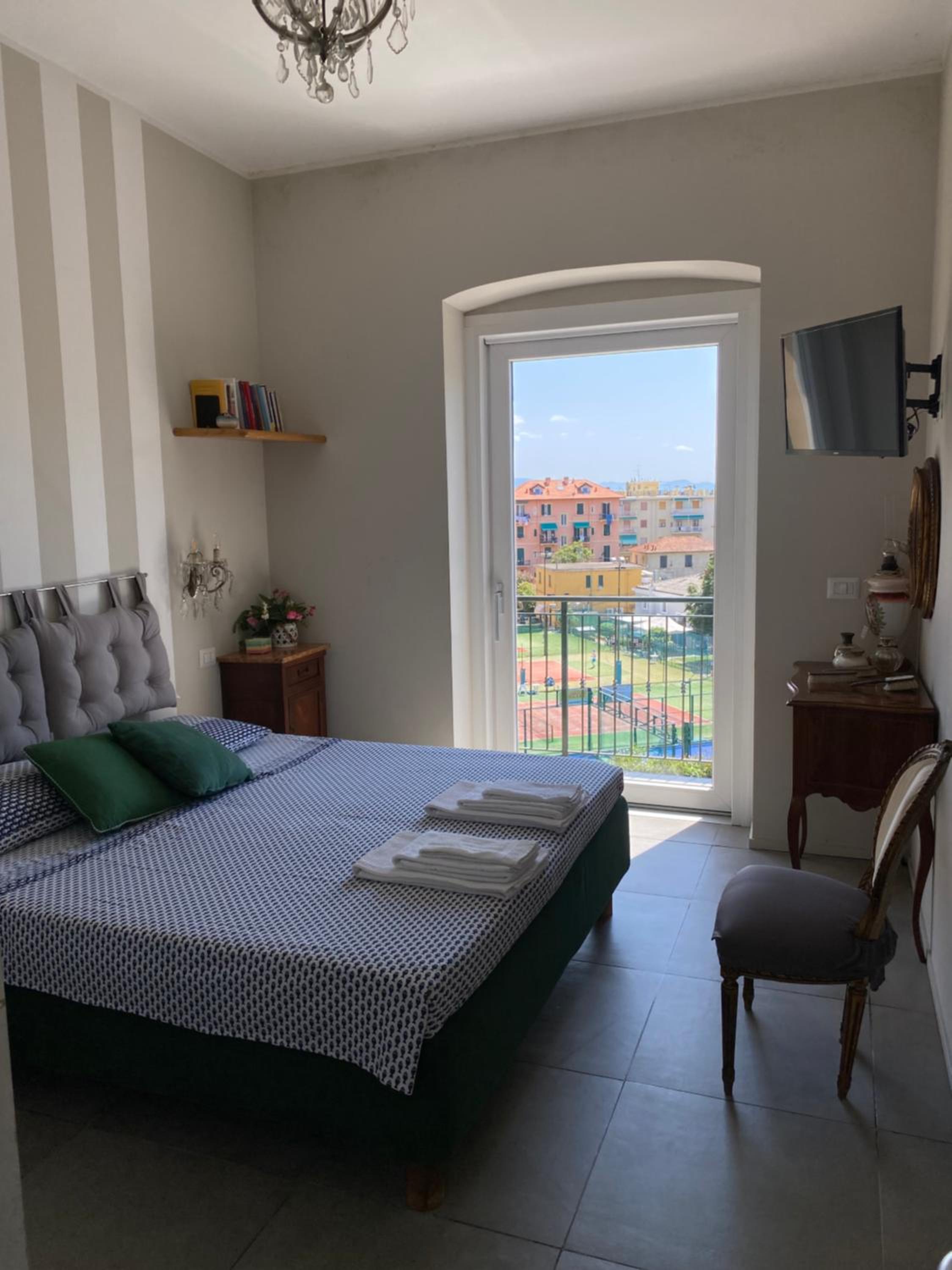 Double Room with Shared Bathroom