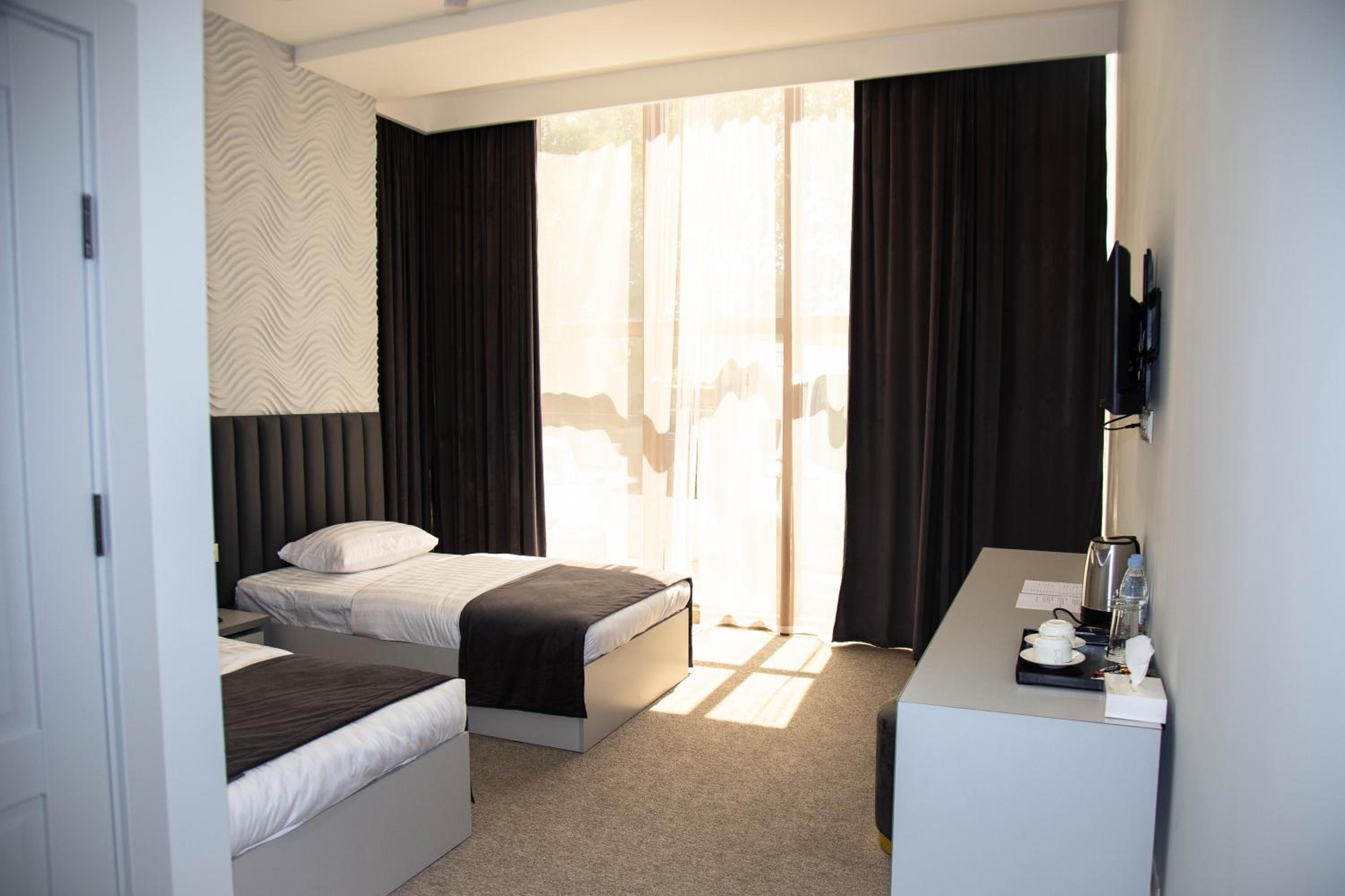 Twin Room with Shower