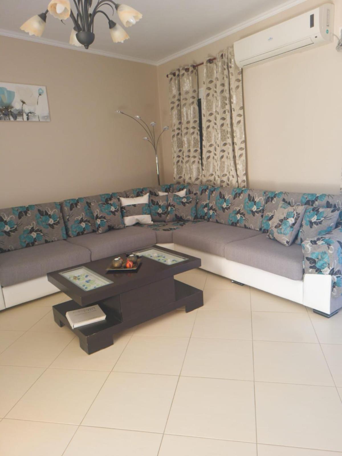 Apartment photo 3