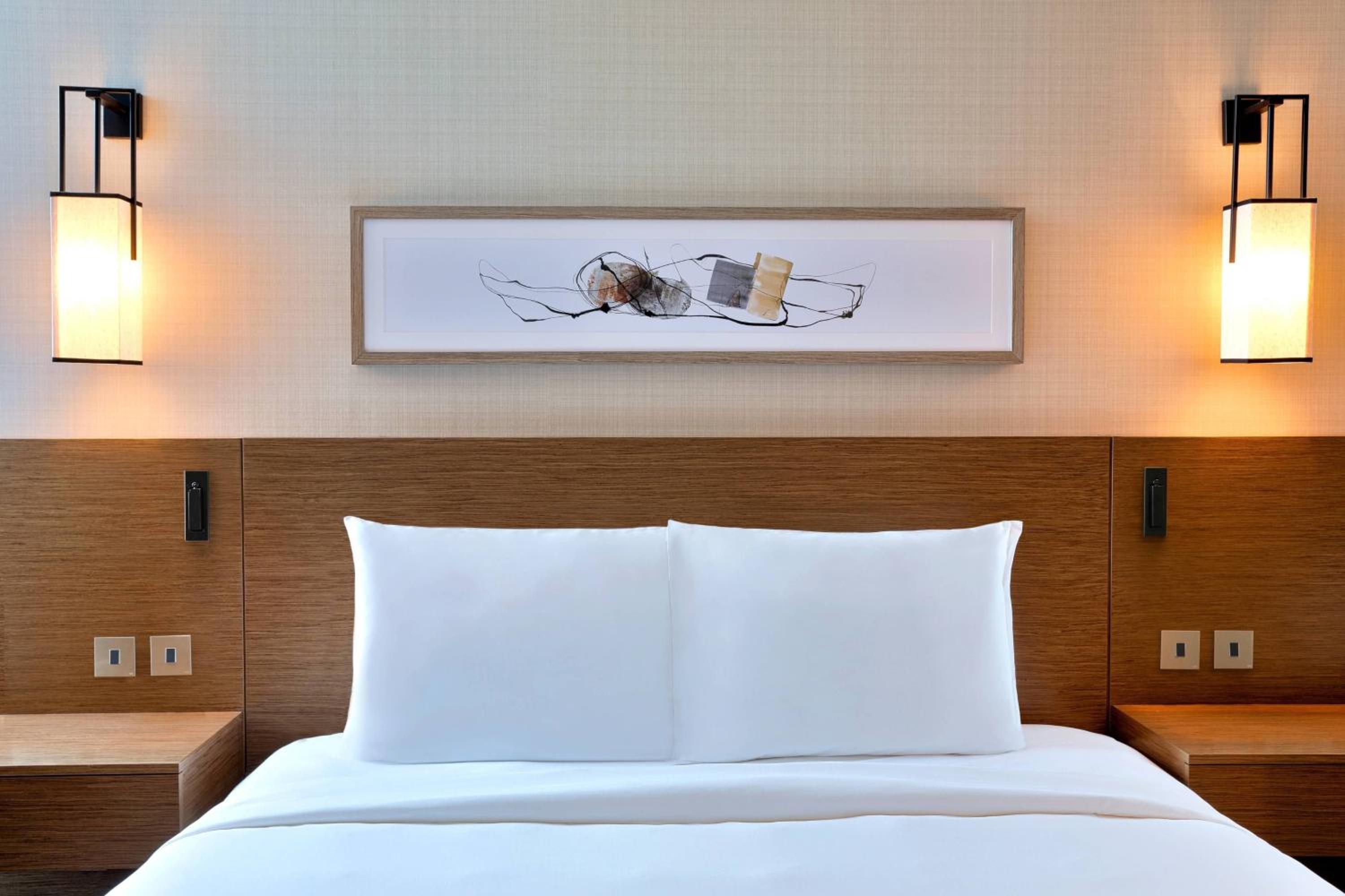 Standard, Guest room, 1 King - Photo 1