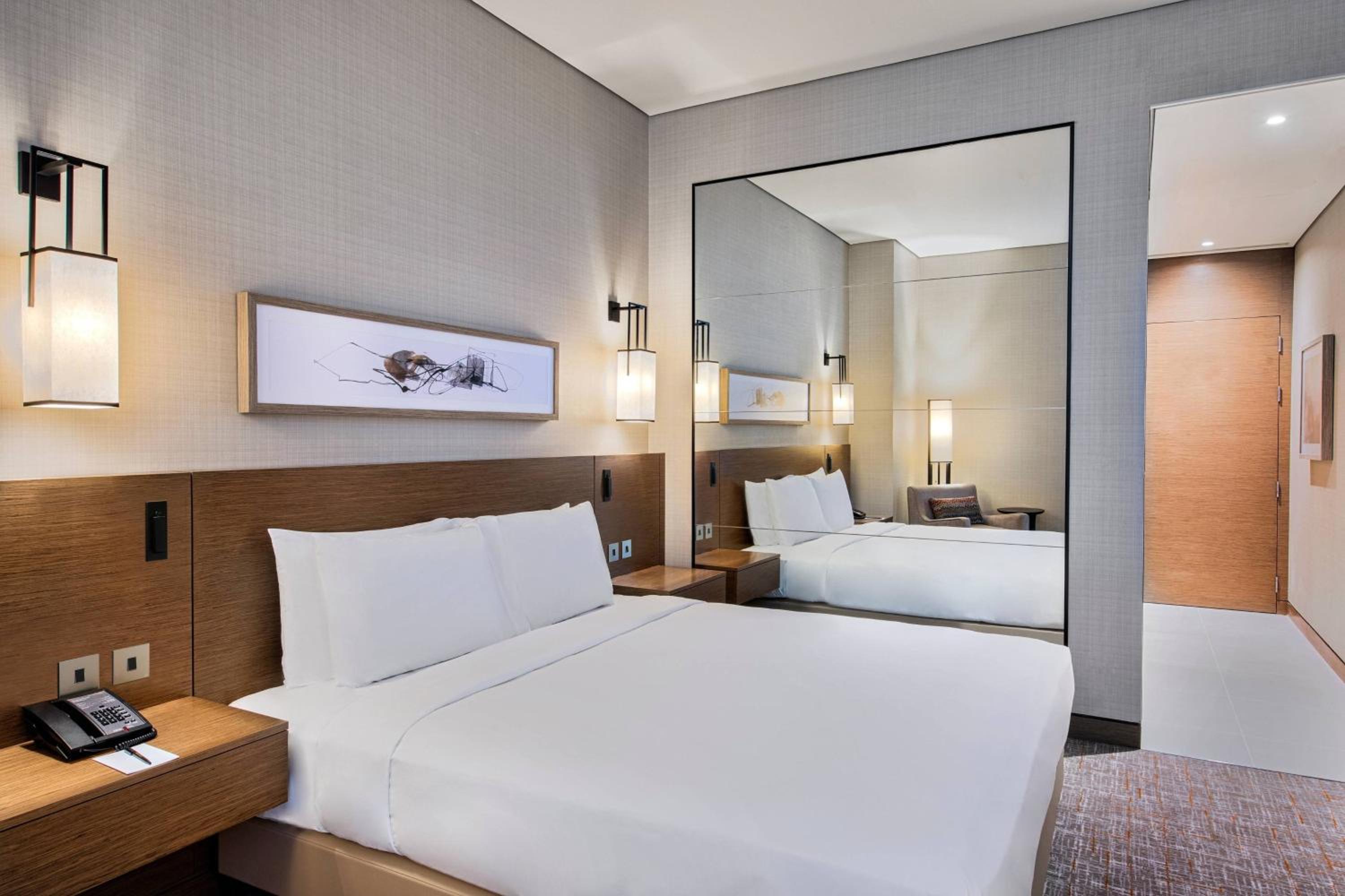 Standard, Guest room, 1 King - Photo 2