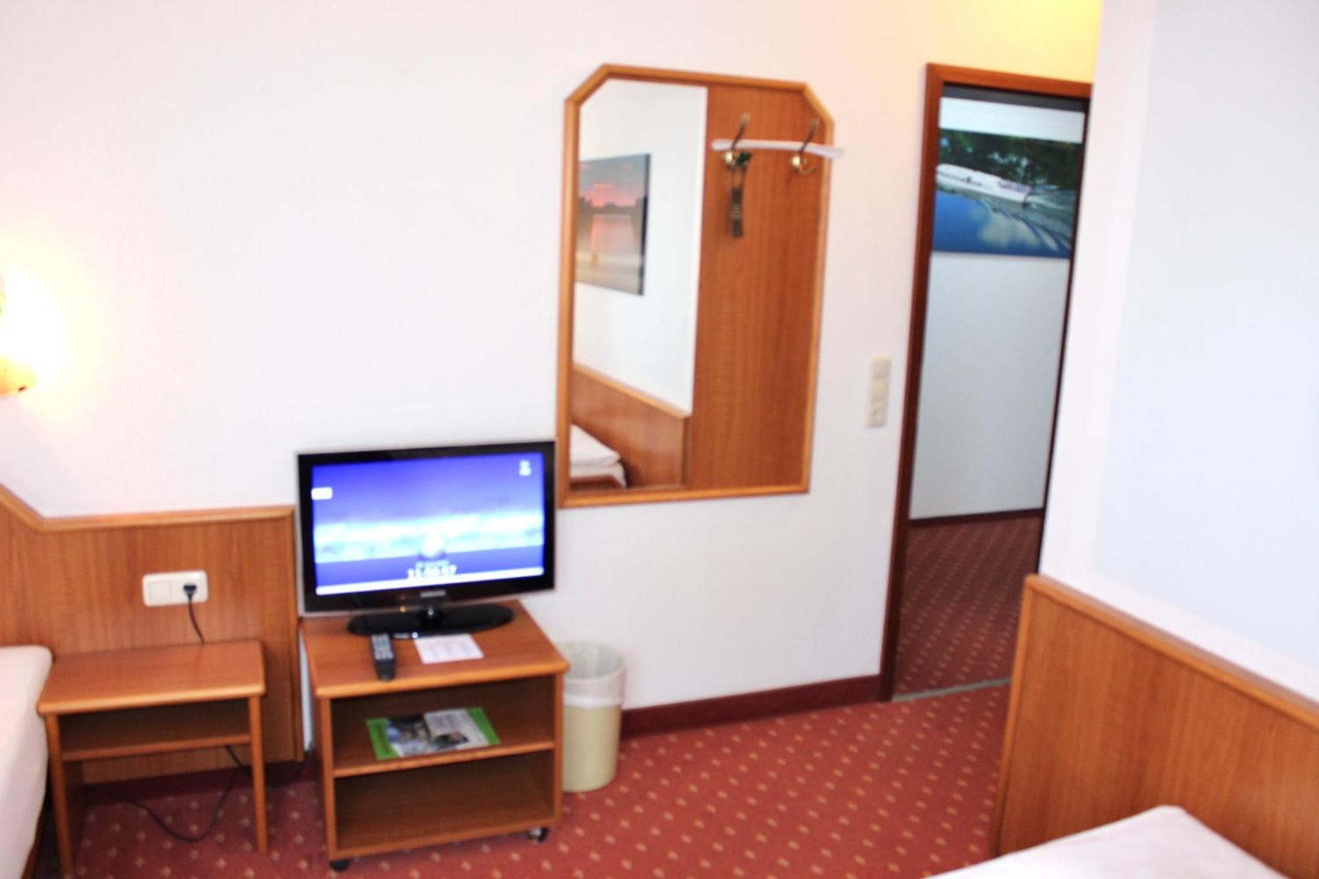 Twin Room with Garden View photo 1