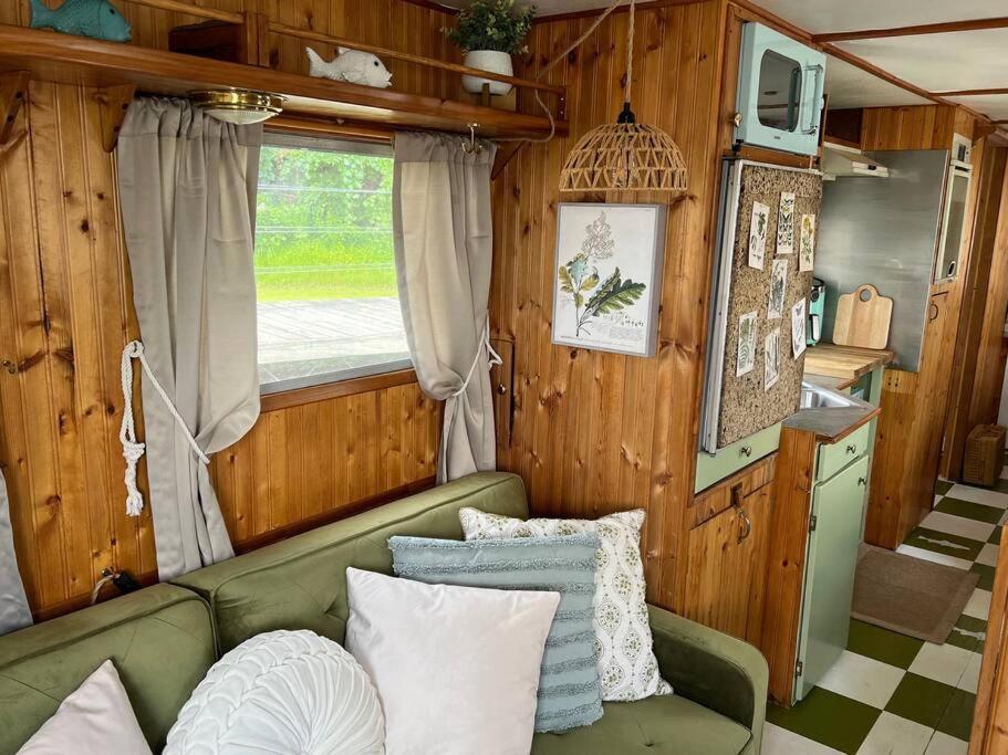 Mobile Home photo 1