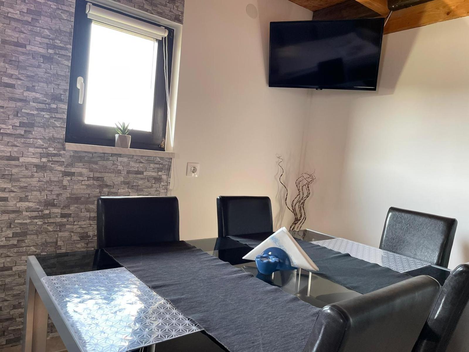 One-Bedroom House - Photo 26