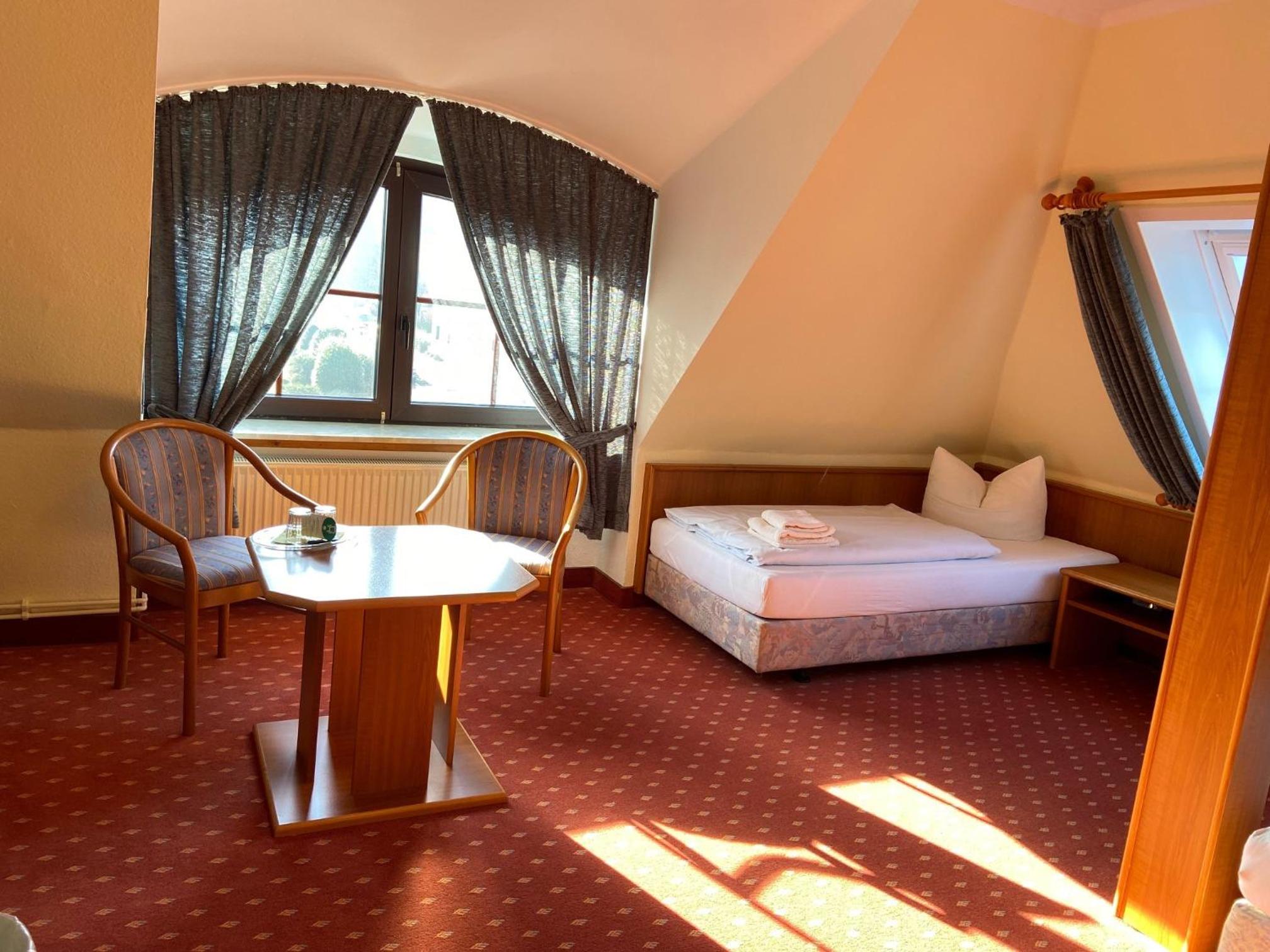 Standard Twin Room photo 3