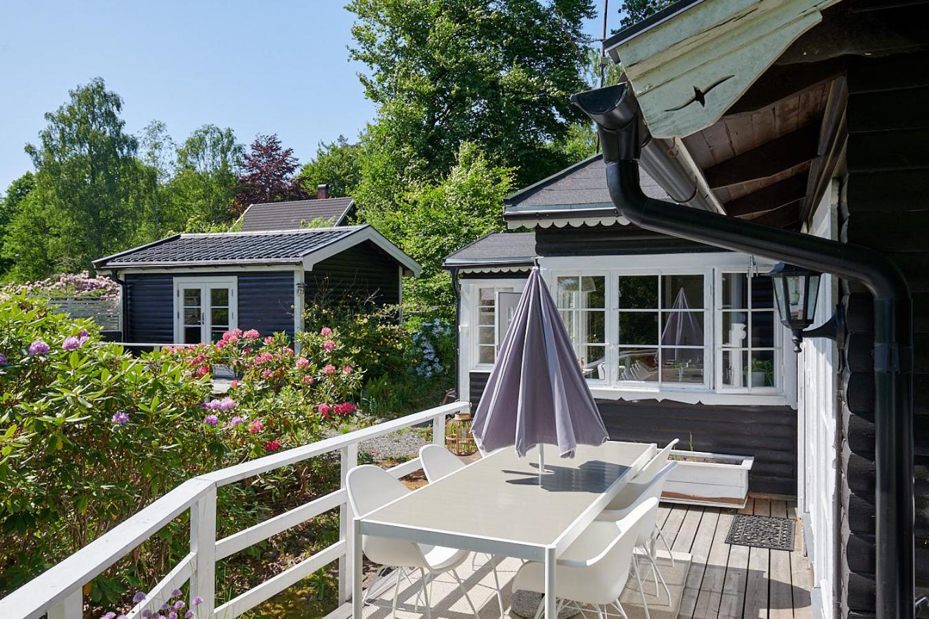 Three-Bedroom House photo 1