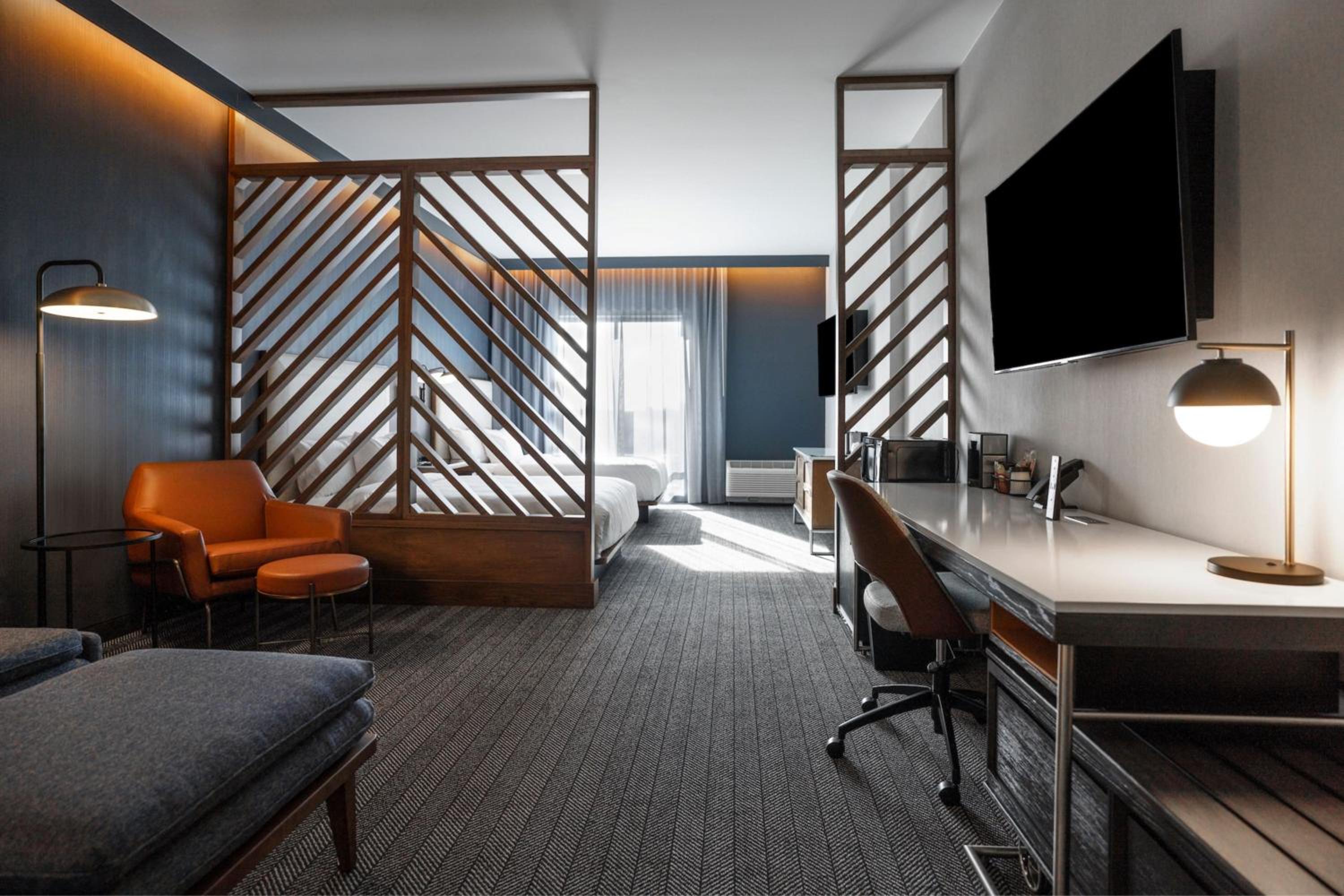 Queen Suite with Two Queen Beds - Photo 7