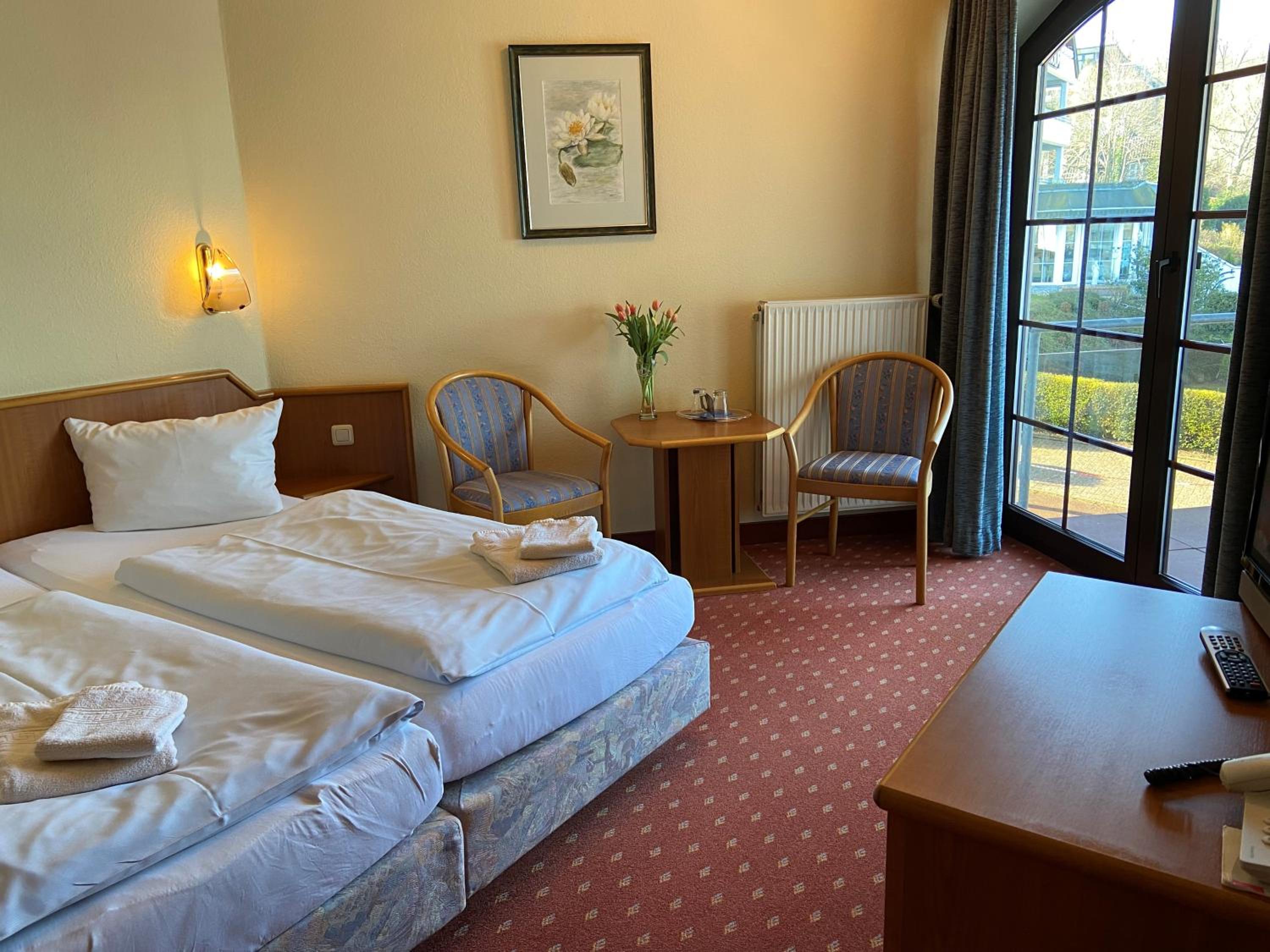 Double Room with Balcony - Photo 4