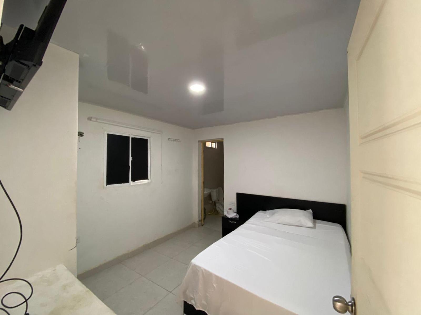 Single Room With Private Bathroom photo 3